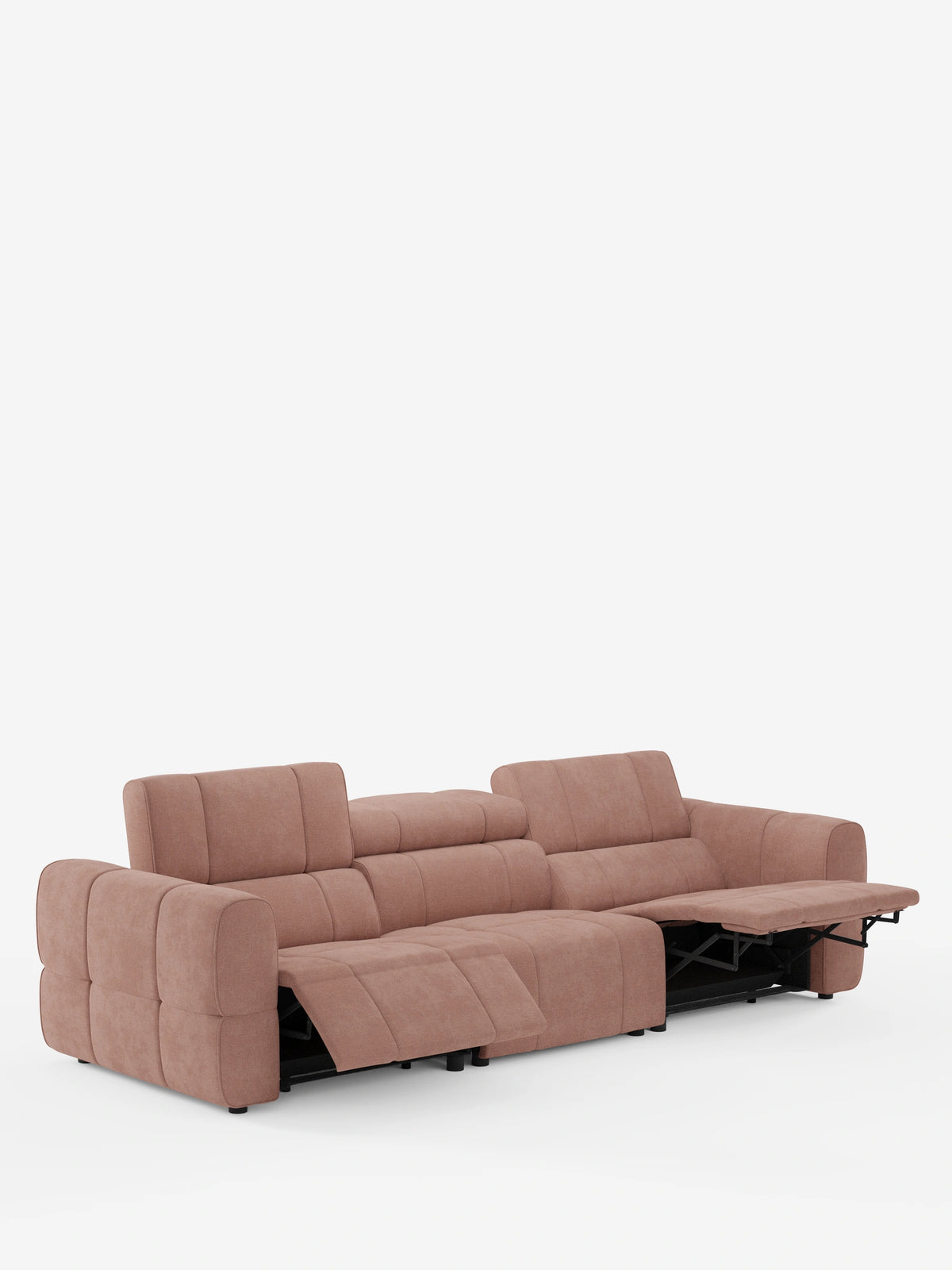 Il divano modulare Giotto a 4 posti con poggiatesta reclinabili e funzione relax elettrica opzionale, rivestito in tessuto smacchiabile T23 color dusty rose, presenta poggiatesta regolabili e due poggiapiedi estensibili su uno sfondo bianco a tinta unita.