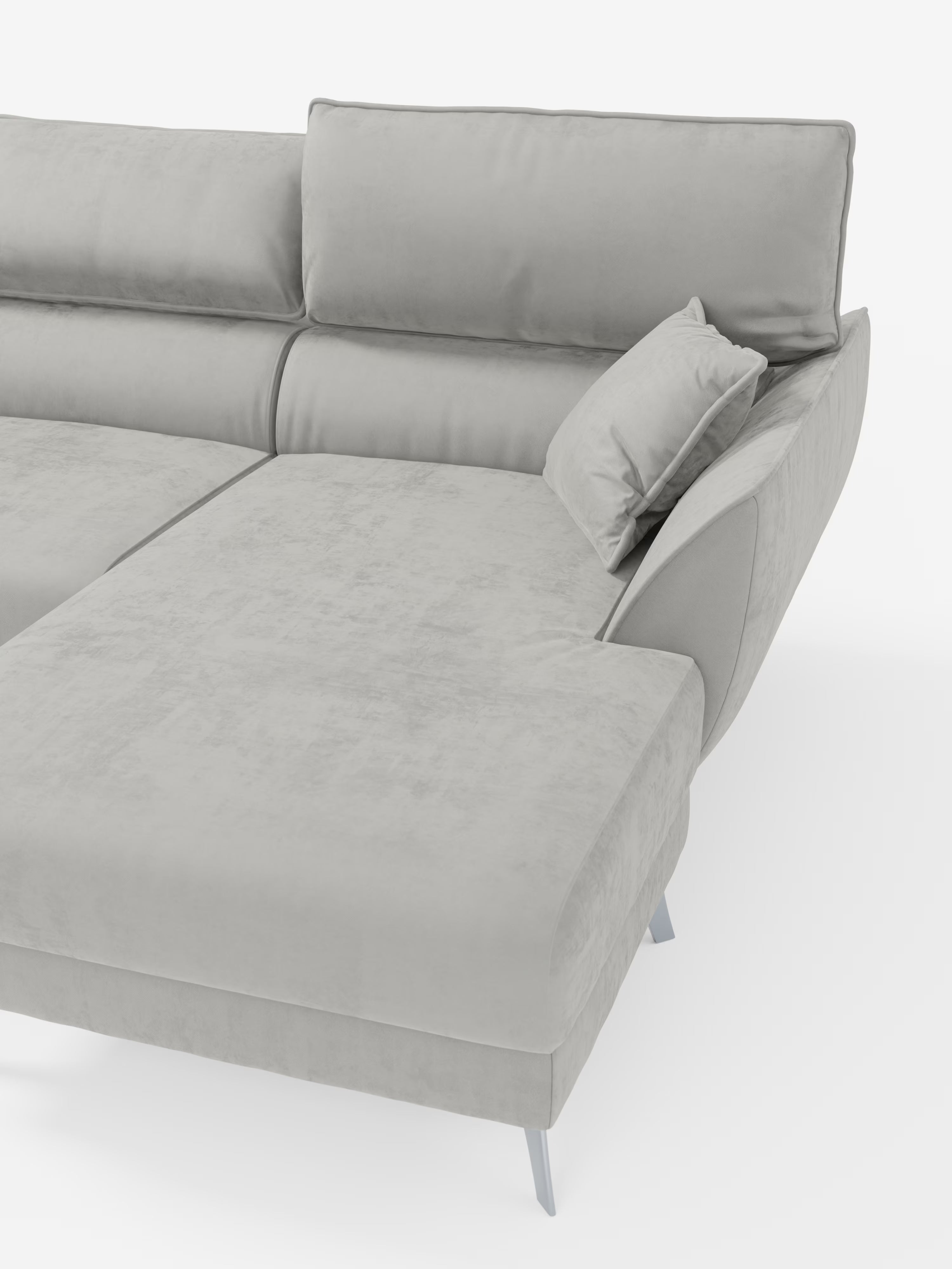 Vi presentiamo il divano angolare con penisola e sedute estensibili “Michelangelo” di Divani.Store: un divano componibile contemporaneo in grigio chiaro, realizzato in raffinato tessuto T30 effetto vellutino, resistente alle macchie. Questo design minimalista presenta morbidi cuscini di seduta e schienale con sedute estensibili per un comfort personalizzabile, un bracciolo angolato, sottili gambe argentate, poggiatesta reclinabile e un cuscino decorativo. Il tutto su uno sfondo bianco a tinta unita.