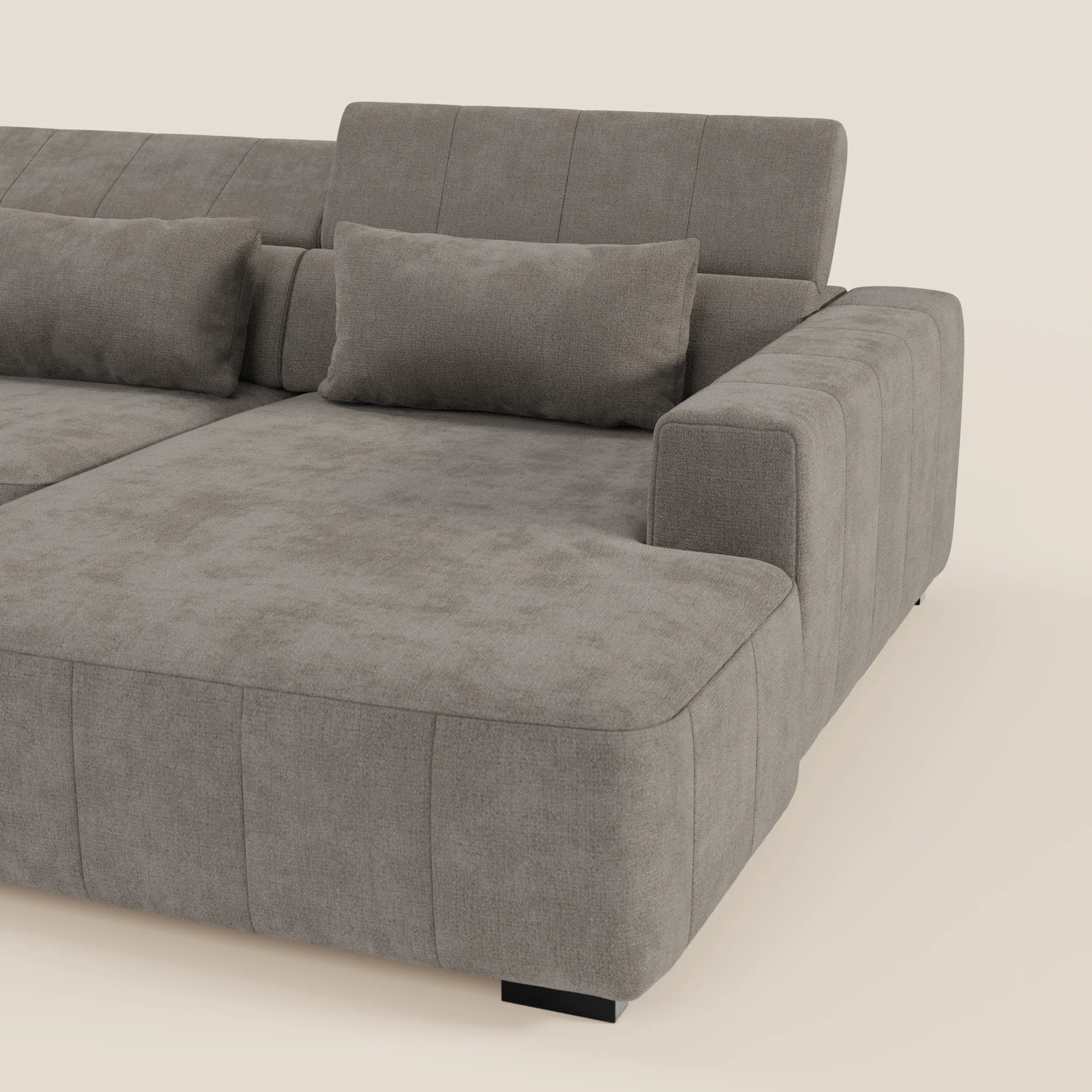 Doric Divano angolare con penisola e sedute allungabili con relax elettrico - poggiatesta reclinabili in tessuto smacchiabile T23