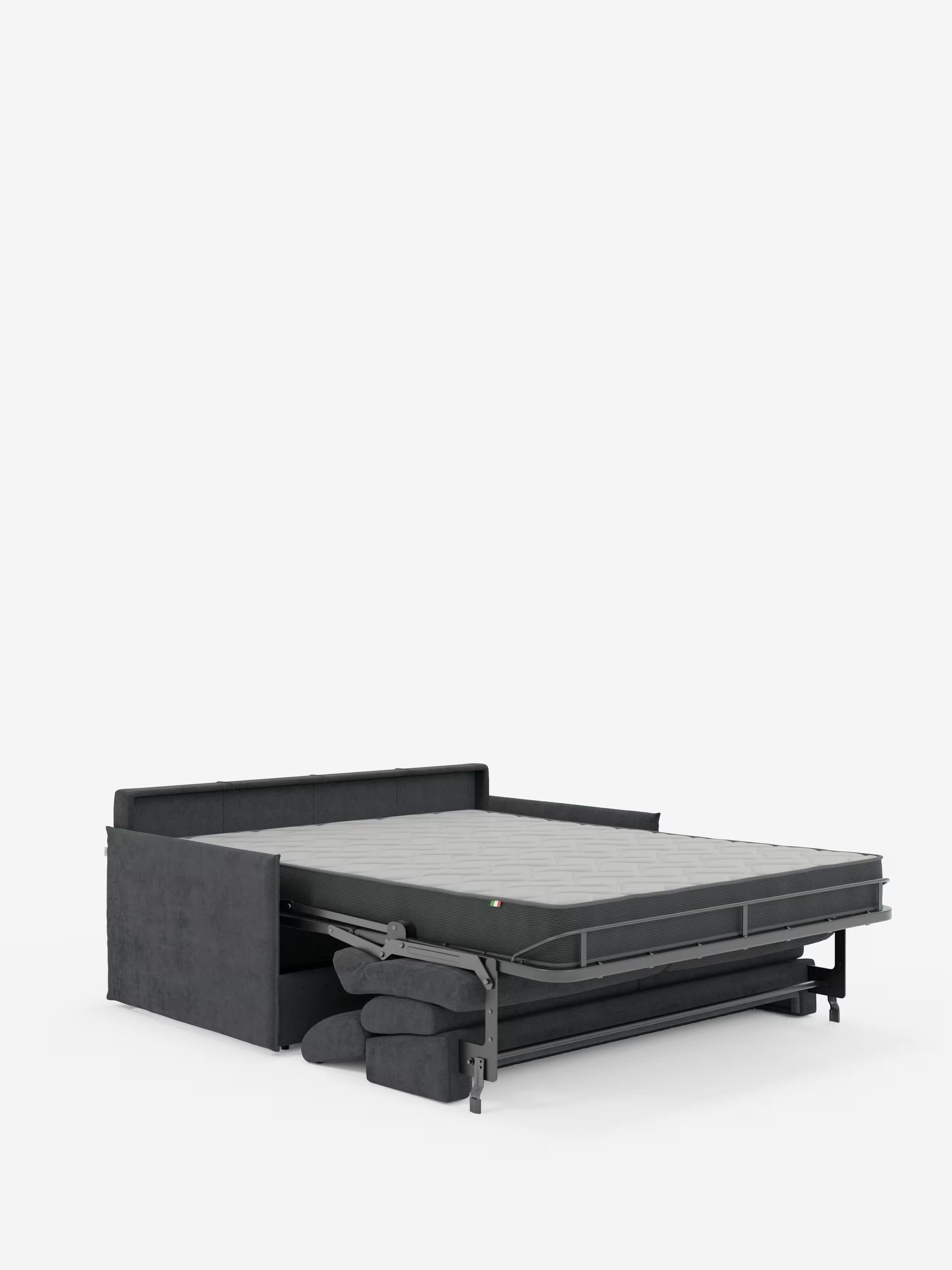 Il divano letto Miryam con poggiatesta reclinabili e comfort maxi di Divani.Store è raffigurato aperto con il materasso esteso, mentre i cuscini ripiegati sono riposti ordinatamente al di sotto. Su uno sfondo bianco a tinta unita, l’immagine mette in risalto lo stile minimal contemporaneo e la multifunzionalità di questo divano letto compatto, realizzato in morbido tessuto smacchiabile T31. I poggiatesta reclinabili offrono un comfort aggiuntivo, esaltando il design moderno.