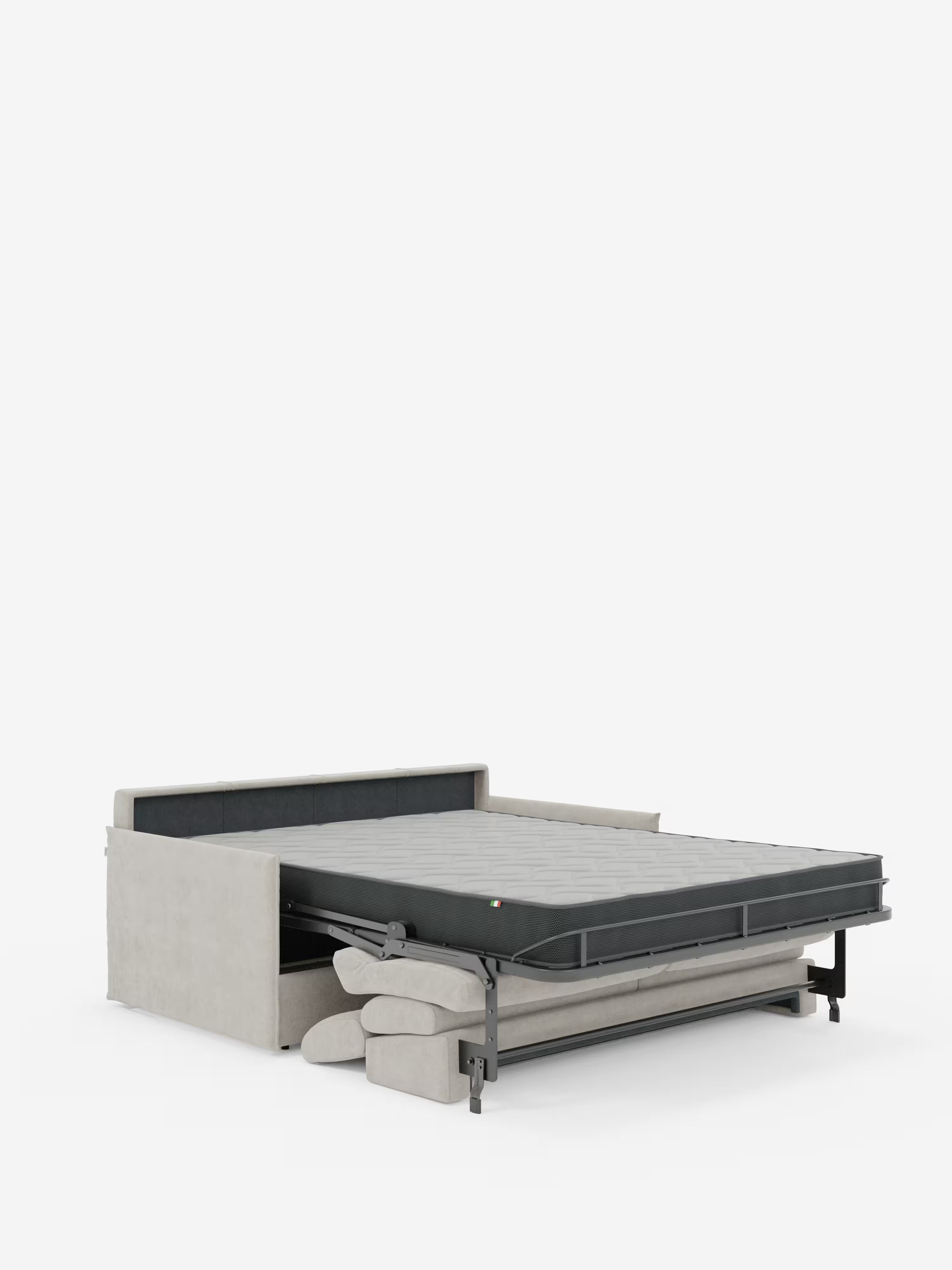 Il divano letto Miryam con poggiatesta reclinabili e comfort maxi di Divani.Store è qui raffigurato in grigio chiaro, aperto per mostrare la sua robusta struttura in metallo nero e il comodo materasso. Sotto la struttura, i cuscini sono disposti in modo ordinato, mentre lo sfondo bianco a tinta unita mette in risalto lo stile minimal contemporaneo di questo divano letto e il suo design versatile e compatto in morbido tessuto smacchiabile T31, ideale sia per sedersi che per dormire.