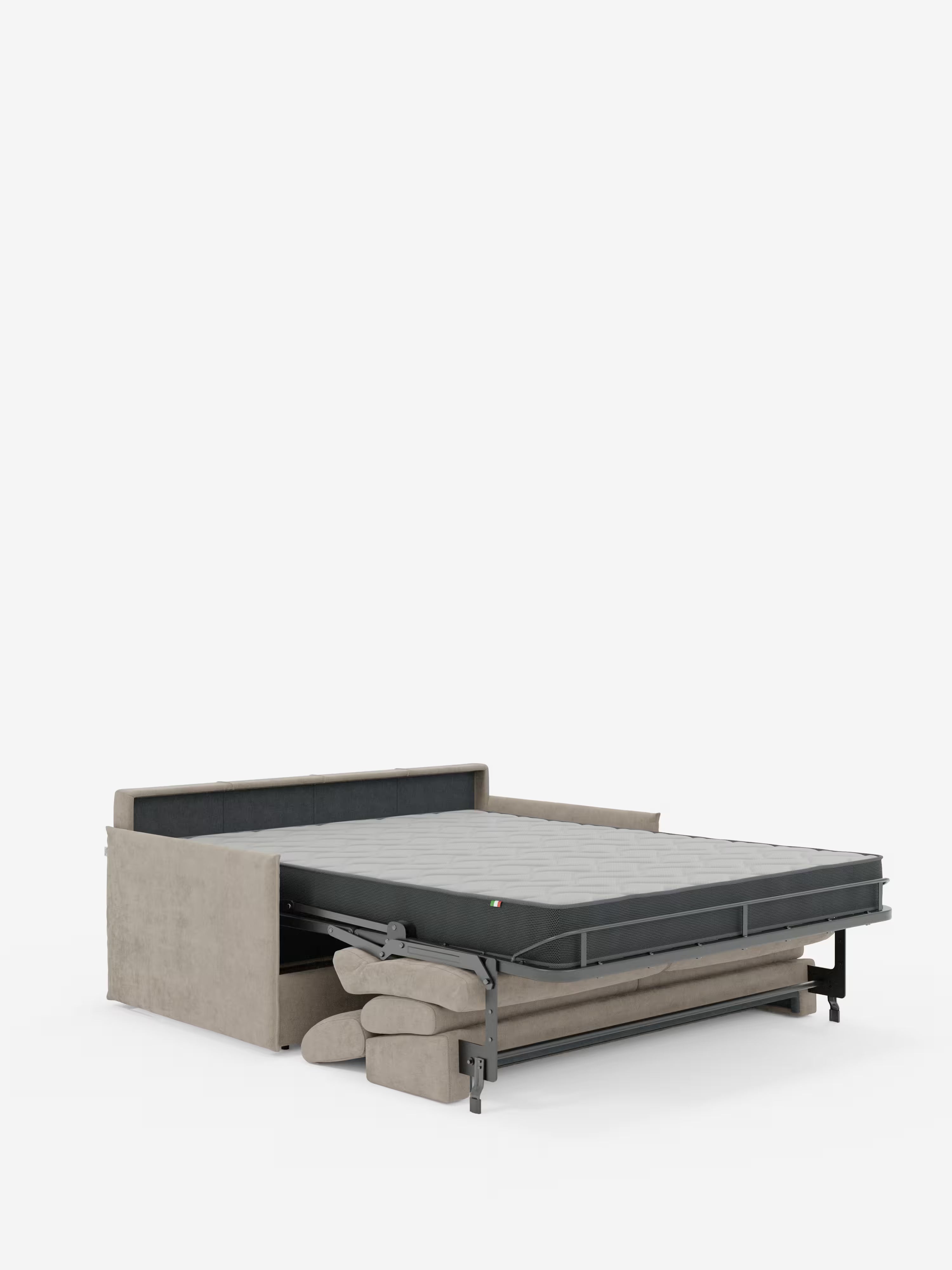 Il divano letto Miryam grigio con poggiatesta reclinabili e comfort maxi di Divani.Store è raffigurato con il materasso completamente esteso; i cuscini sono impilati sotto la struttura del letto. I braccioli e lo schienale del divano sono rivestiti in morbido tessuto T31 resistente alle macchie, e il suo design compatto incarna uno stile contemporaneo minimalista. Lo sfondo è bianco a tinta unita.