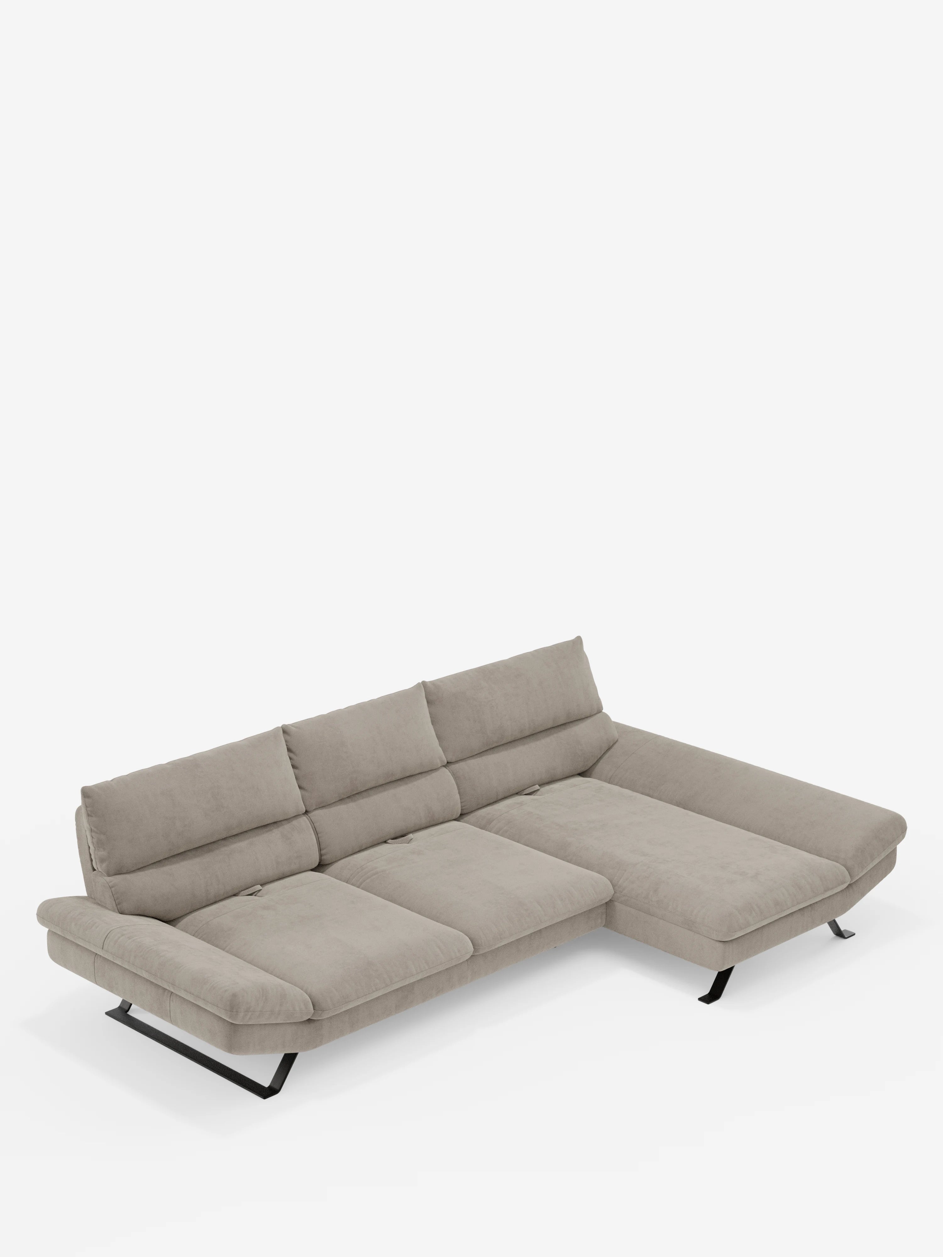 Il divano angolare con penisola e schienali traslanti in microfibra tecnica smacchiabile T11 della collezione Eclipse di Divani.Store è un moderno divano a L rivestito in microfibra resistente alle macchie di colore grigio chiaro. È dotato di tre cuscini di seduta, una chaise longue sul lato destro, ampi braccioli imbottiti, comfort personalizzabile grazie agli schienali traslanti e gambe in metallo nero, il tutto su uno sfondo bianco a tinta unita.