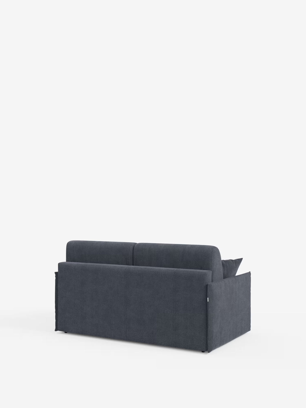 Il divano letto matrimoniale sfoderabile Evans di Divani.Store, color grigio scuro, è raffigurato di retro su uno sfondo bianco a tinta unita. Caratterizzato da un design moderno e compatto dalle linee pulite, con due cuscini di seduta e un profilo rettangolare basso, questo divano salvaspazio presenta braccioli dritti e non presenta gambe né decorazioni visibili. Il rivestimento è in tessuto smacchiabile T23 e include un pratico vano porta-cuscini.
