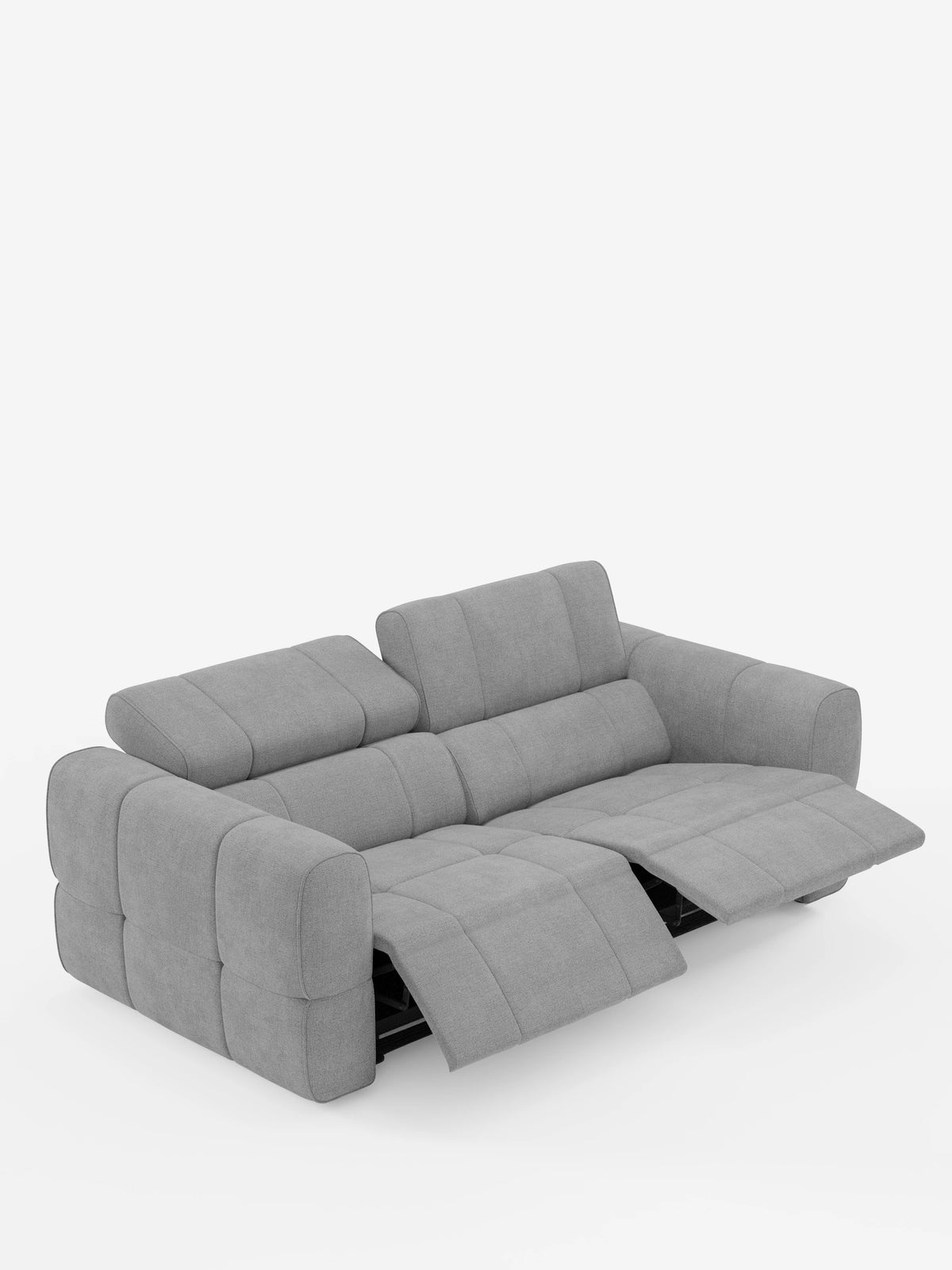 Un divano modulare Giotto a 3 posti di colore grigio chiaro, con poggiatesta reclinabili e funzione relax elettrica opzionale, rivestito in tessuto smacchiabile T23 dal design contemporaneo e con poggiapiedi reclinabile su sfondo bianco, dotato di poggiatesta regolabili.