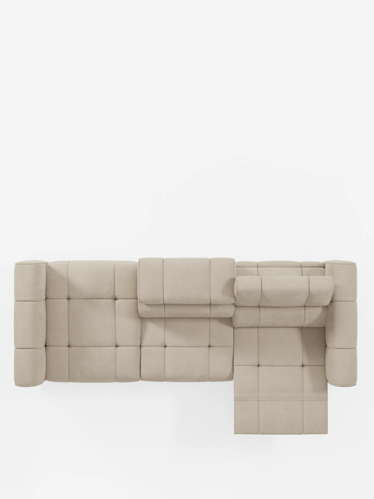 Vista dall'alto di un divano componibile Giotto Divano beige con terminale aperto - opzione relax elettrico in tessuto smacchiabile T23, caratterizzato da un design trapuntato, una chaise longue allungata e poggiatesta regolabili.