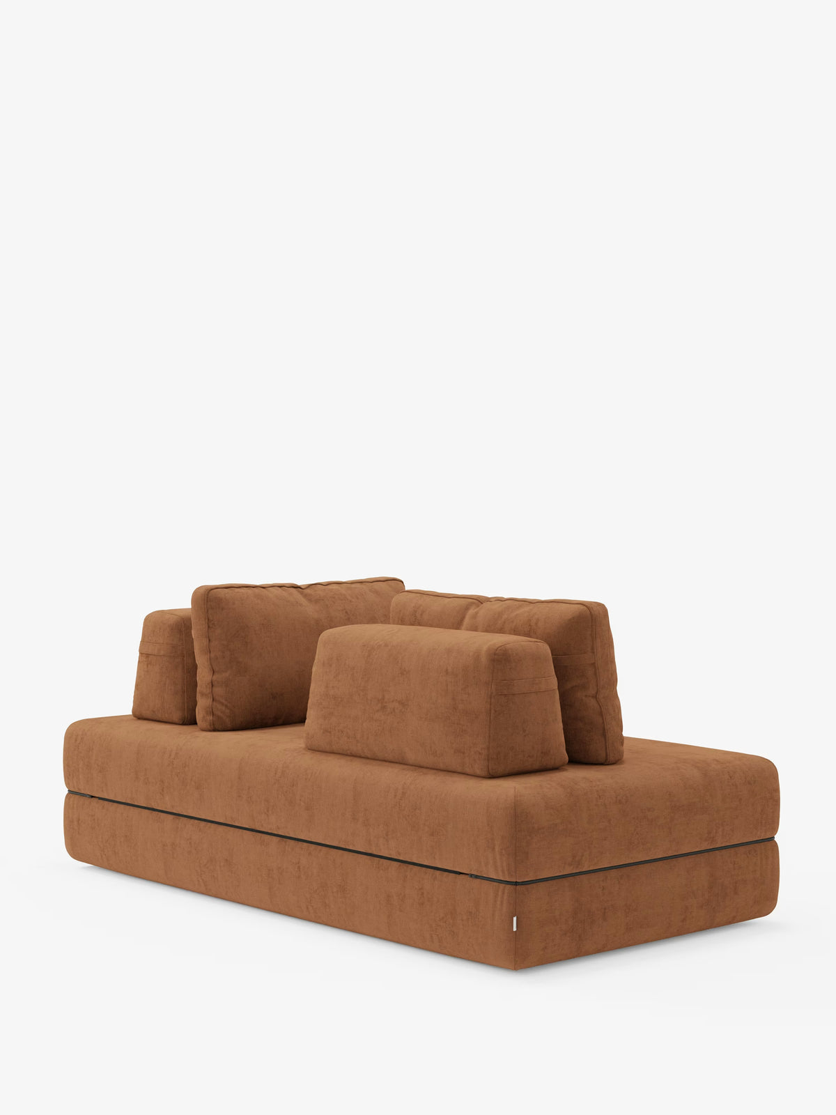 Su uno sfondo bianco a tinta unita, il divano letto matrimoniale a 2 e 3 posti con schienali mobili “Rift” di Divani.Store si presenta con un design modulare moderno e dal profilo ribassato, in colore marrone, con cuscini rettangolari e linee pulite. Rivestito in morbido tessuto T31 resistente alle macchie e dotato di un materasso in memory foam alto 24 cm, questo divano incarna il comfort contemporaneo e l’essenza del design moderno: un complemento ideale per qualsiasi sistema living.