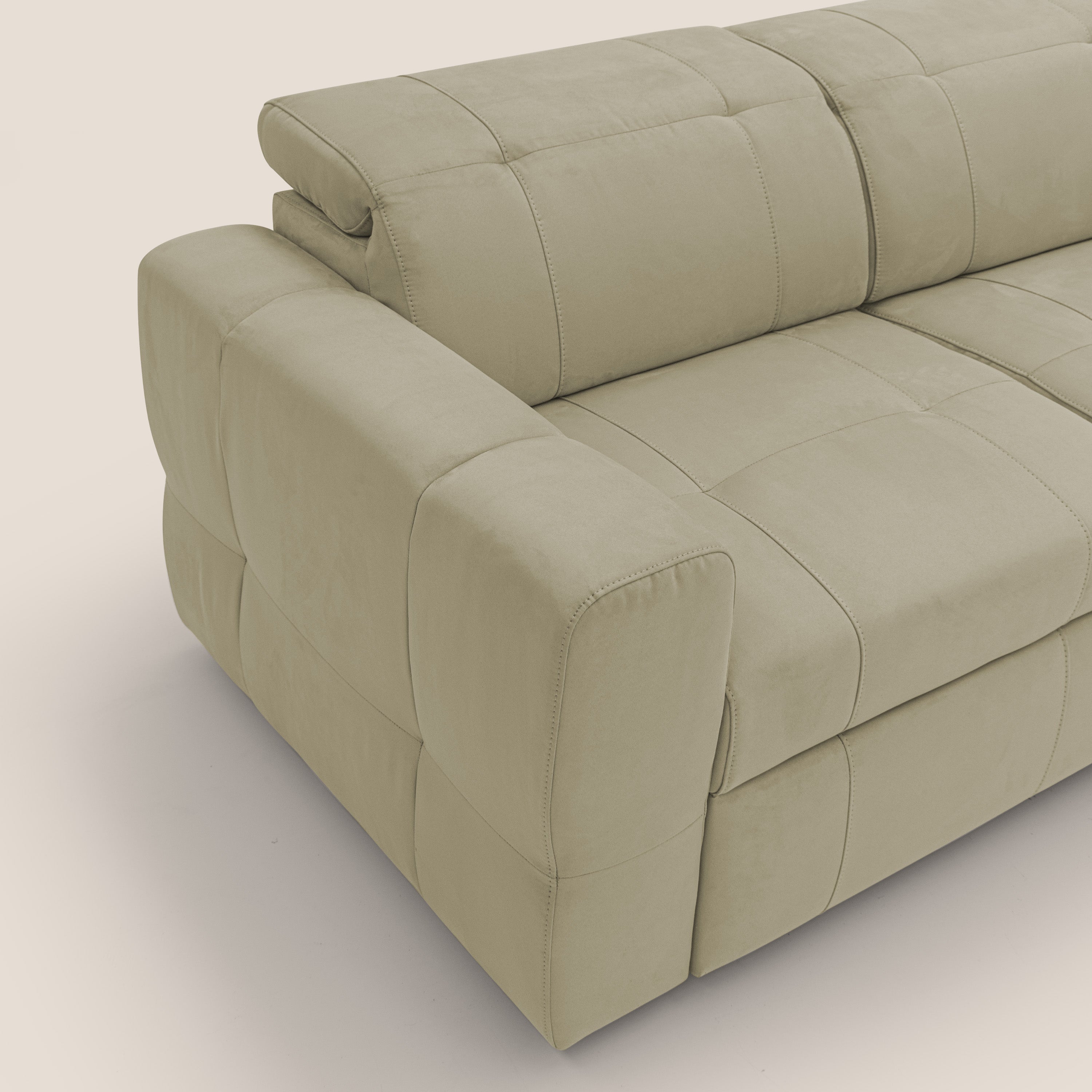 Kronos Divano angolare con poggiapiedi estraibile e pouf contenitore mobile in microfibra impermeabile T11 beige - divani.store