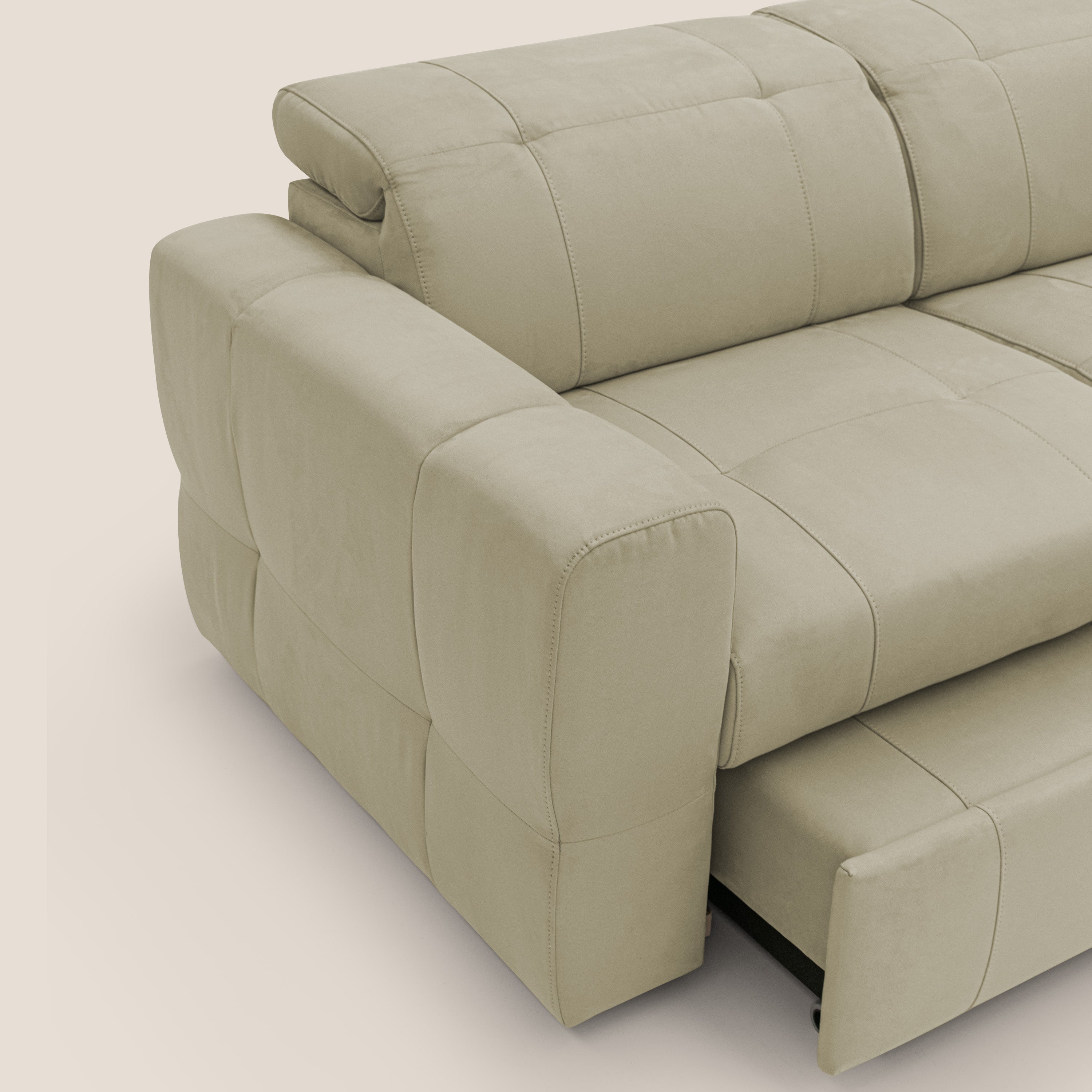 Kronos Divano angolare con poggiapiedi estraibile e pouf contenitore mobile in microfibra impermeabile T11 beige - divani.store