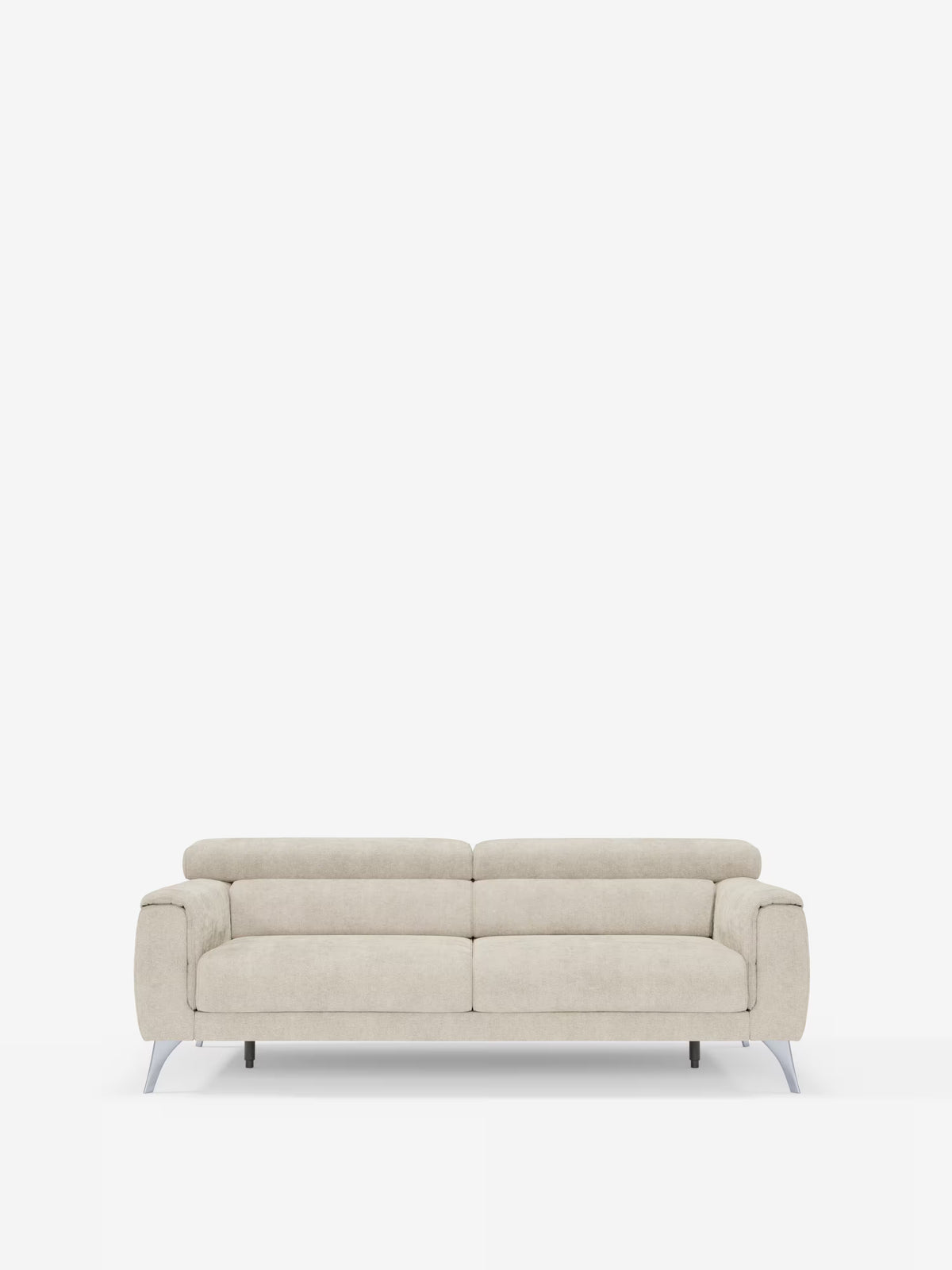 Un moderno divano a 3 posti Caravaggio color beige di Divani.Store, caratterizzato da morbidi cuscini, ampi braccioli, eleganti gambe in metallo angolate, sedute allungabili e poggiatesta reclinabili in resistente tessuto smacchiabile T31, è posizionato al centro di uno sfondo bianco a tinta unita. Questo divano minimalista e contemporaneo è perfetto per valorizzare qualsiasi soggiorno contemporaneo.