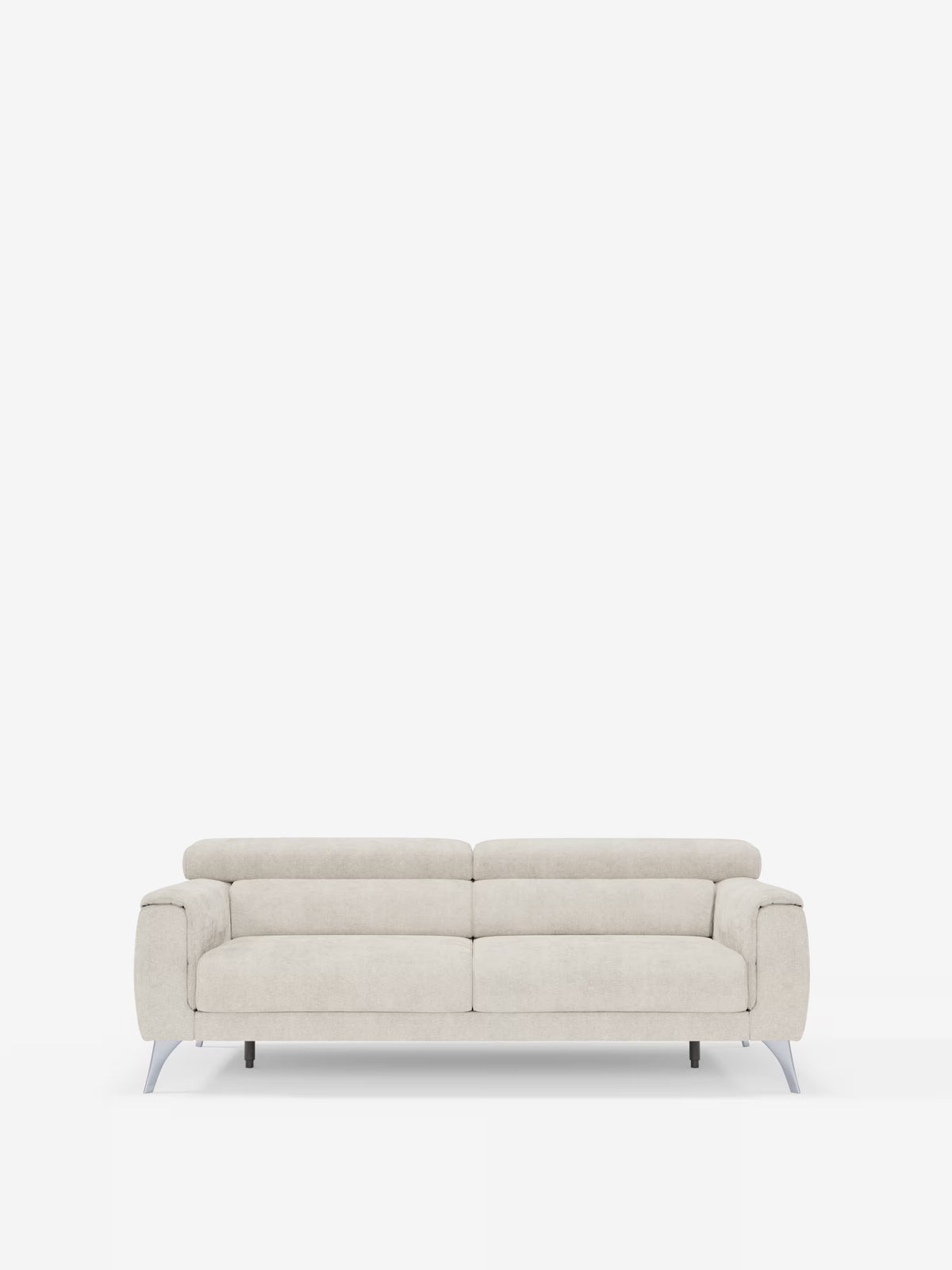 Un moderno divano a 3 posti Caravaggio di Divani.Store, rivestito con l’elegante tessuto T31 resistente alle macchie in beige chiaro, presenta ampi braccioli squadrati e raffinate gambe in metallo. Posizionato al centro di uno sfondo bianco a tinta unita, questo divano contemporaneo può ospitare tre persone e offre schienali e sedute imbottiti e morbidi, con sedute estensibili e poggiatesta regolabili, rendendolo perfetto per qualsiasi soggiorno contemporaneo.