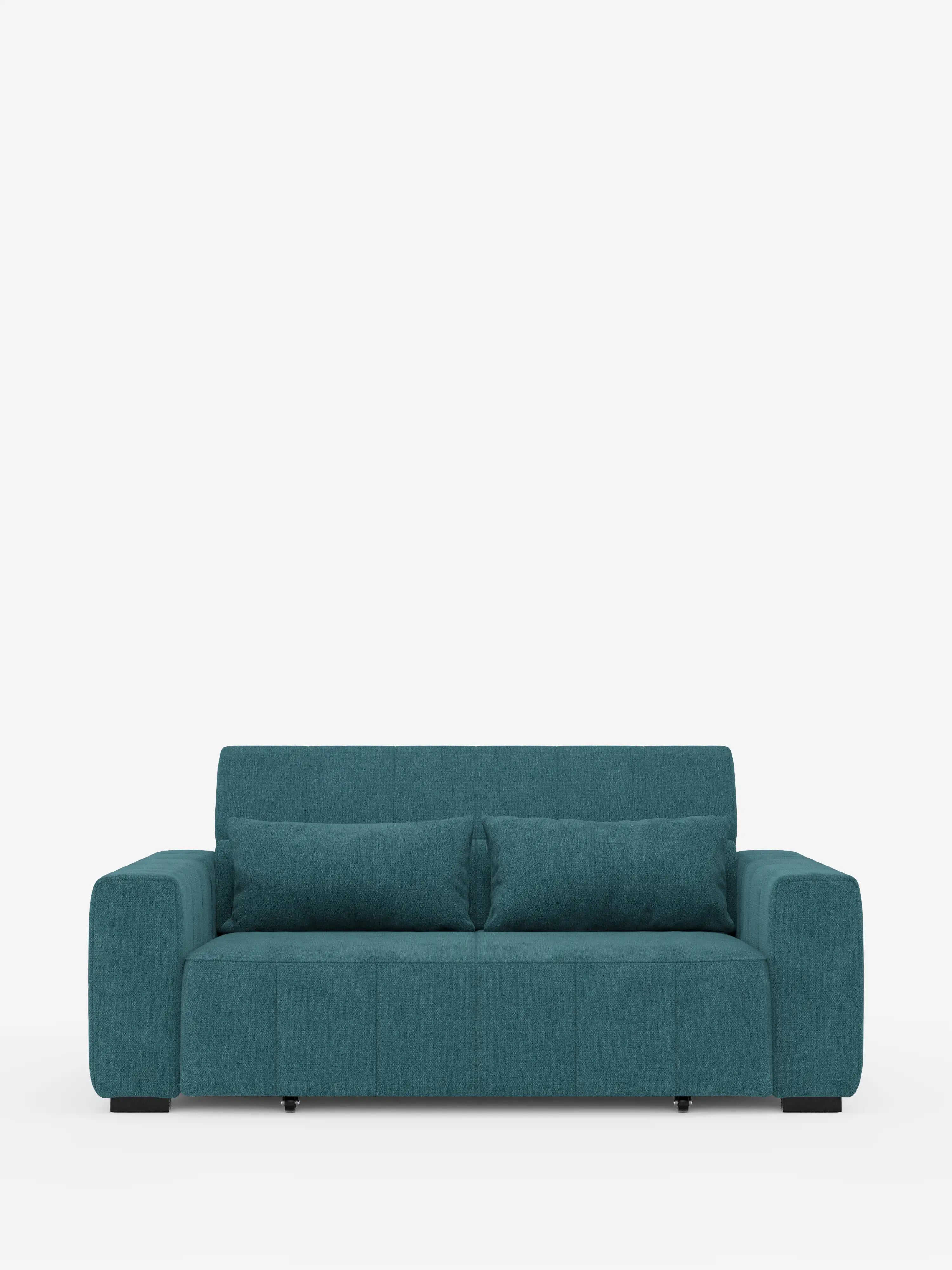 Divano Doric a 3 posti in blu verde acqua con sedute allungabili tramite meccanismo relax elettrico di Divani.Store, caratterizzato da una silhouette moderna e squadrata con braccioli rettangolari e due cuscini dello schienale abbinati. Su uno sfondo bianco a tinta unita, questo divano contemporaneo presenta cuciture a vista sulla seduta, un poggiatesta reclinabile, tessuto T23 facile da pulire e gambe corte nere per un finish elegante.