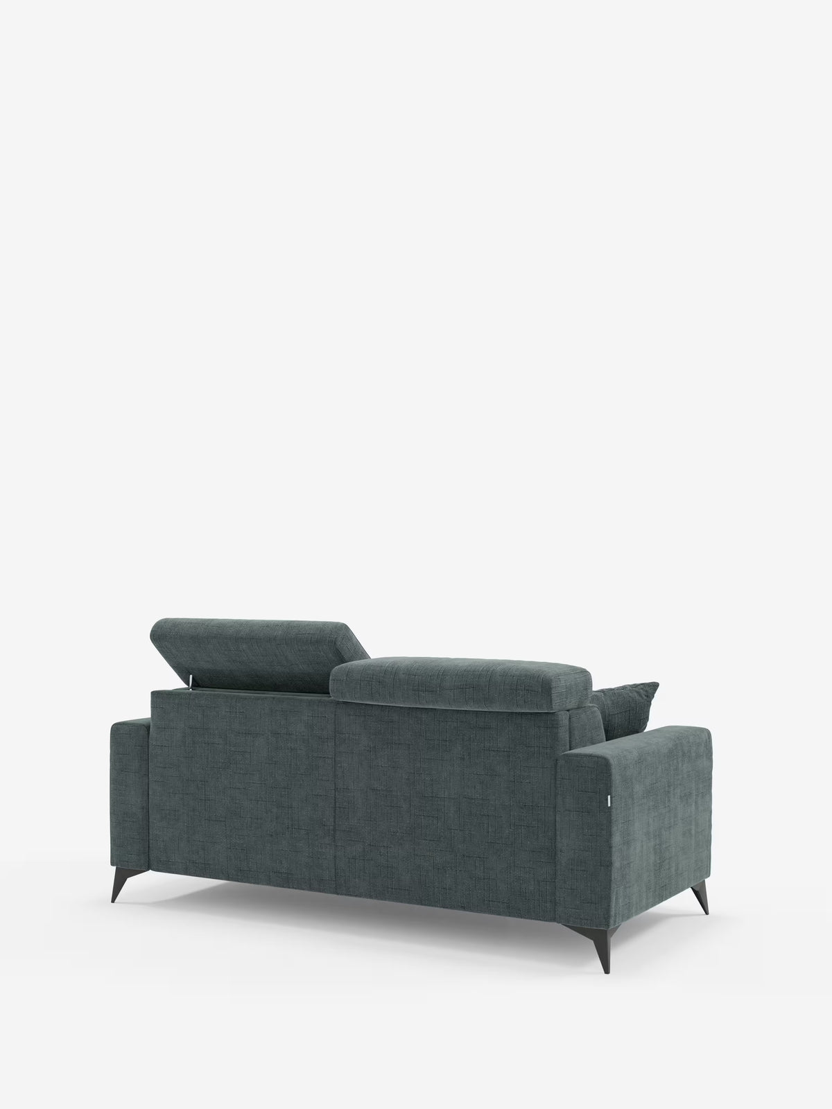 Il divano letto matrimoniale Pegaso di Divani.Store, rivestito in tessuto jacquard antimacchia T22, viene presentato nella vista posteriore in una tonalità verde acqua scuro. Caratterizzato da sottili gambe nere e da un'elegante silhouette rettangolare, questo divano moderno presenta un poggiatesta reclinabile rialzato sul lato sinistro, mentre quello destro rimane piatto, il tutto su uno sfondo bianco a tinta unita che ne sottolinea il design contemporaneo.