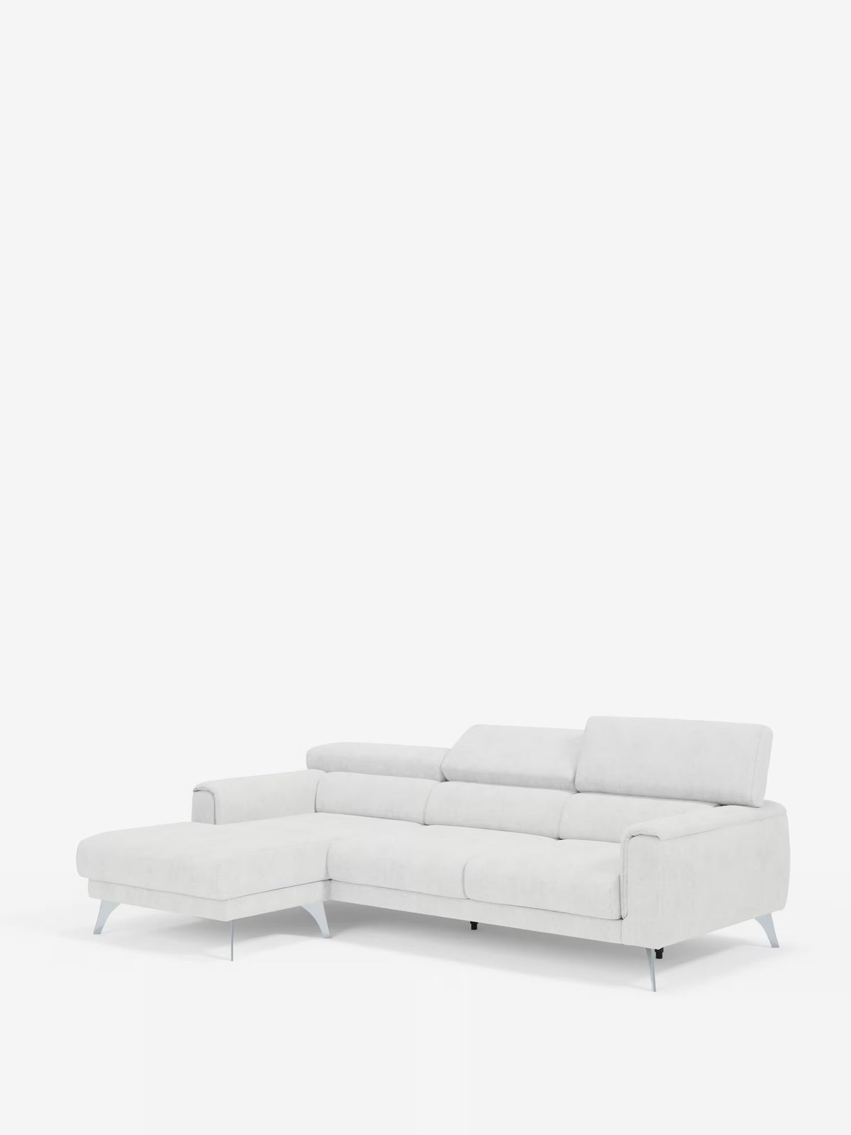 Il divano angolare Caravaggio con penisola e sedute scorrevoli in tessuto smacchiabile T31 di Divani.Store è un divano componibile moderno, di colore grigio chiaro, dotato di chaise longue orientata a sinistra, poggiatesta regolabili, sedute scorrevoli e sottili gambe in metallo, presentato su uno sfondo bianco a tinta unita.