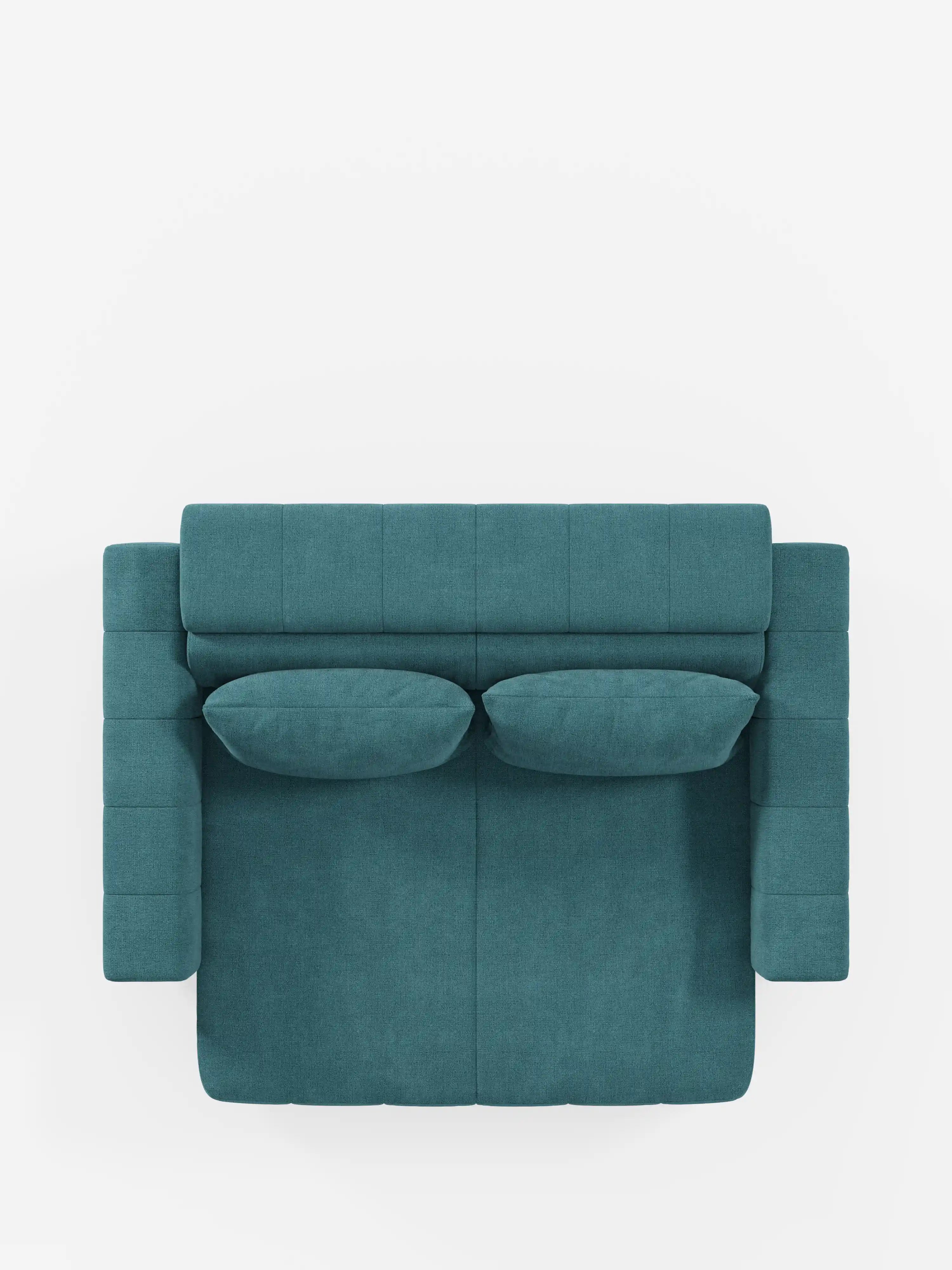 Vista dall’alto del divano dorico a 3 posti di Divani.Store, rivestito in tessuto T23 color verde acqua resistente alle macchie, con un moderno design dai braccioli squadrati e due cuscini coordinati, su sfondo bianco. Questo divano presenta un rivestimento a motivo a griglia sia sullo schienale che sui braccioli, oltre a sedute estensibili tramite reclinazione elettrica e poggiatesta regolabili, fondendo perfettamente lo stile contemporaneo con un comfort migliorato.