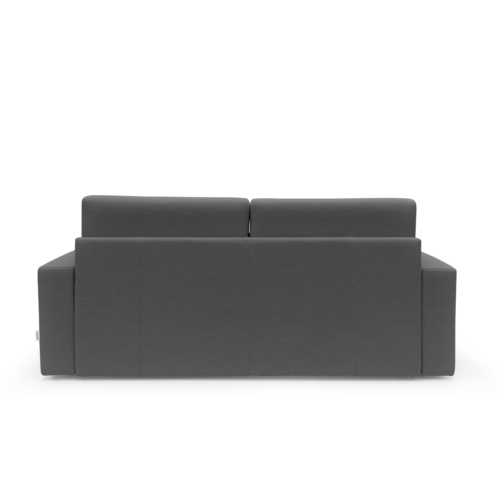 Il divano letto matrimoniale Lebron di Divani.Store è un divano moderno di produzione italiana, rivestito in tessuto antracite ecologico. Riportato nella foto di retro su sfondo bianco, presenta linee pulite e rettangolari con due cuscini dello schienale e braccioli piatti. Il design è elegante, con un rivestimento liscio, e non presenta gambe a vista né dettagli decorativi.