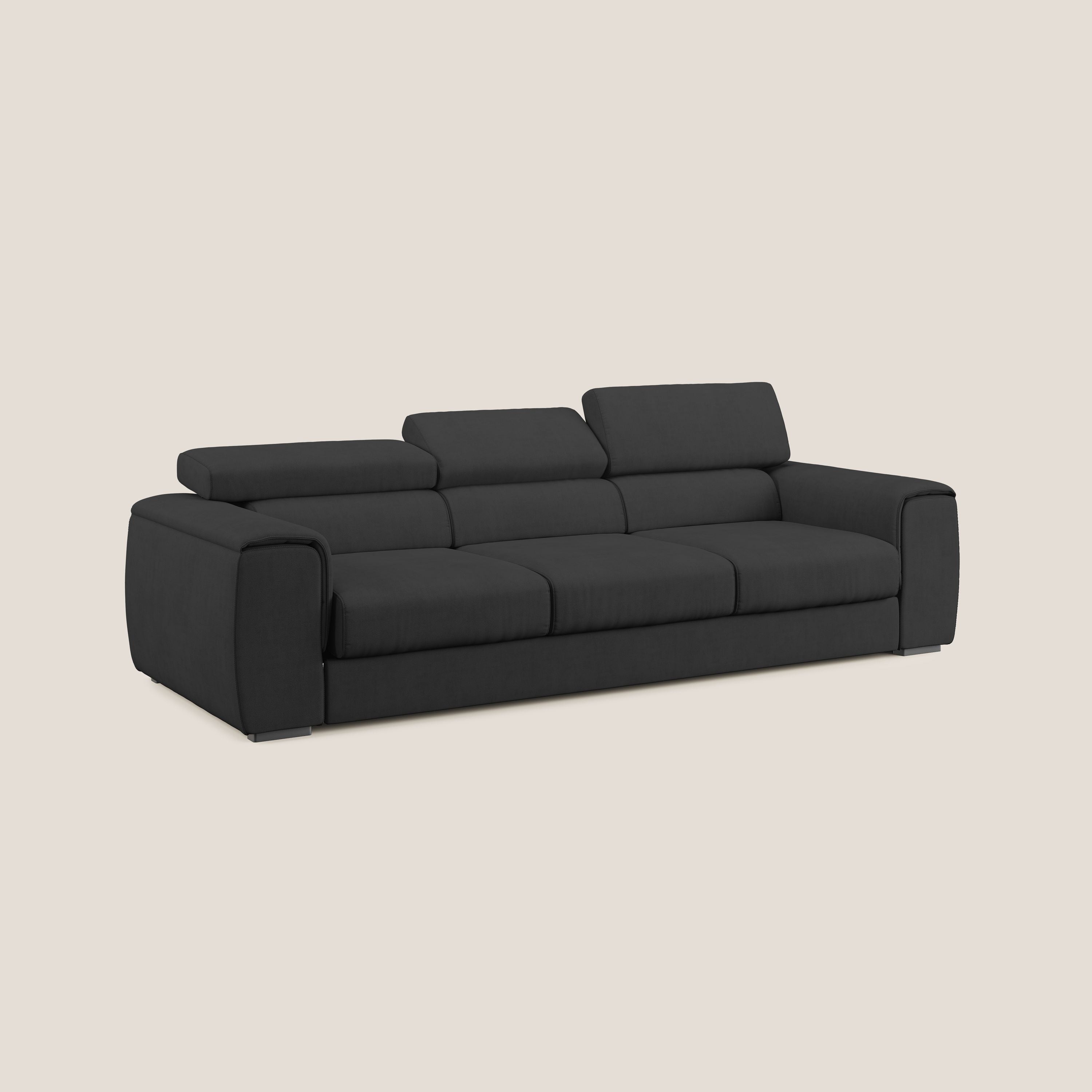 Zeno Divano con pouf estraibile poggiapiedi a 3 sedute in tessuto morbido impermeabile T02 nero - divani.store