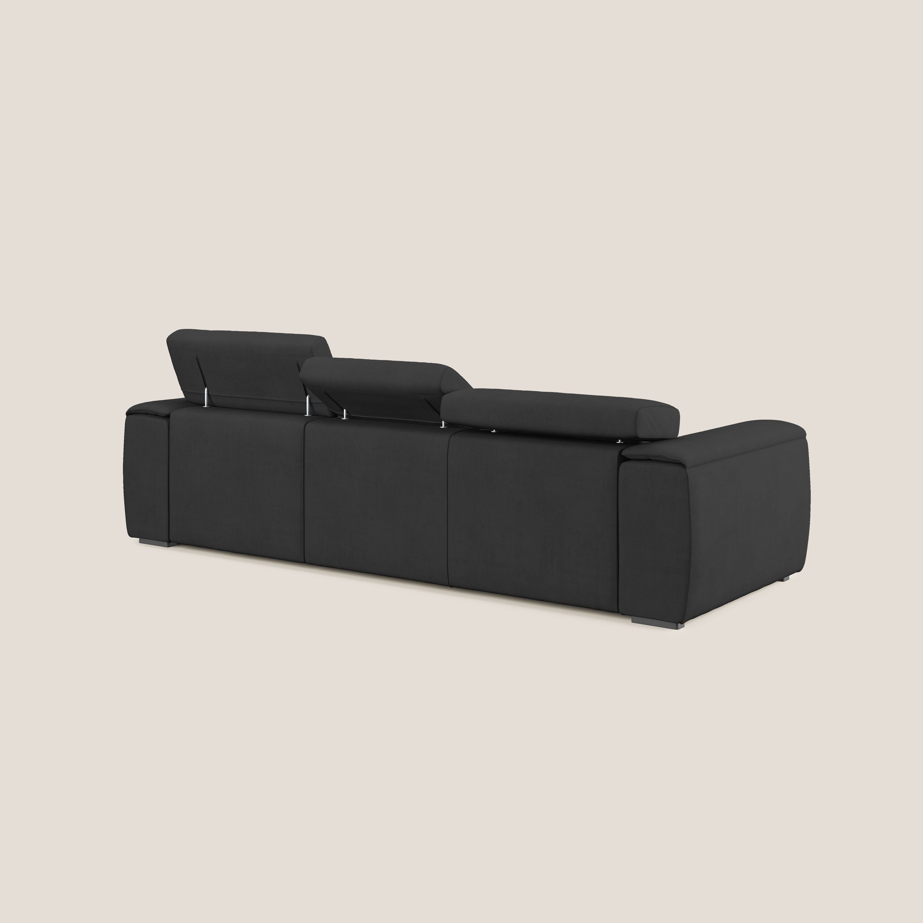 Zeno Divano con pouf estraibile poggiapiedi a 3 sedute in tessuto morbido impermeabile T02 nero - divani.store