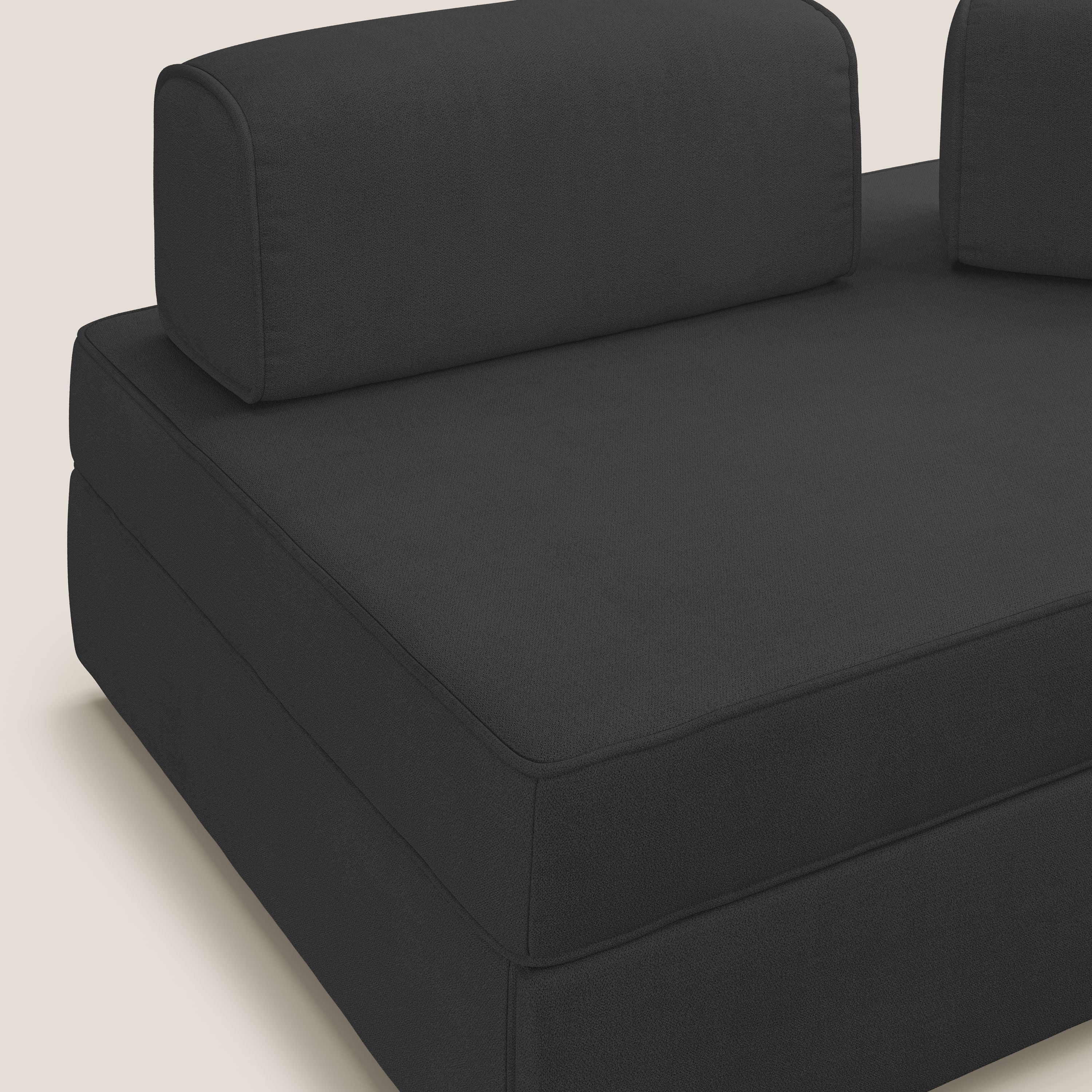 Liberty divano con pouf estraibile e schienali movibili in tessuto morbido impermeabile T02 nero - divani.store