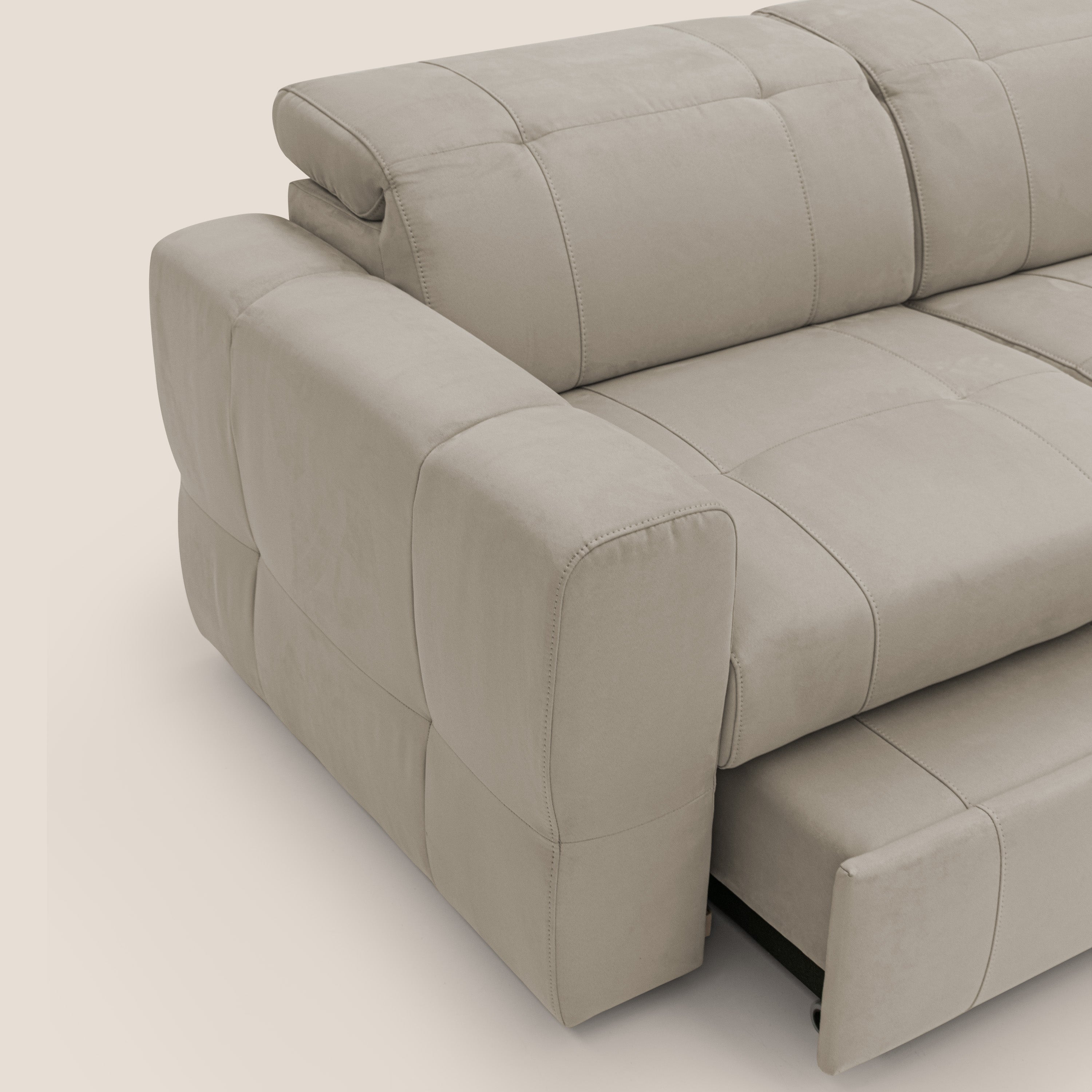 Kronos Divano angolare con poggiapiedi estraibile e pouf contenitore mobile in microfibra impermeabile T11 tortora - divani.store