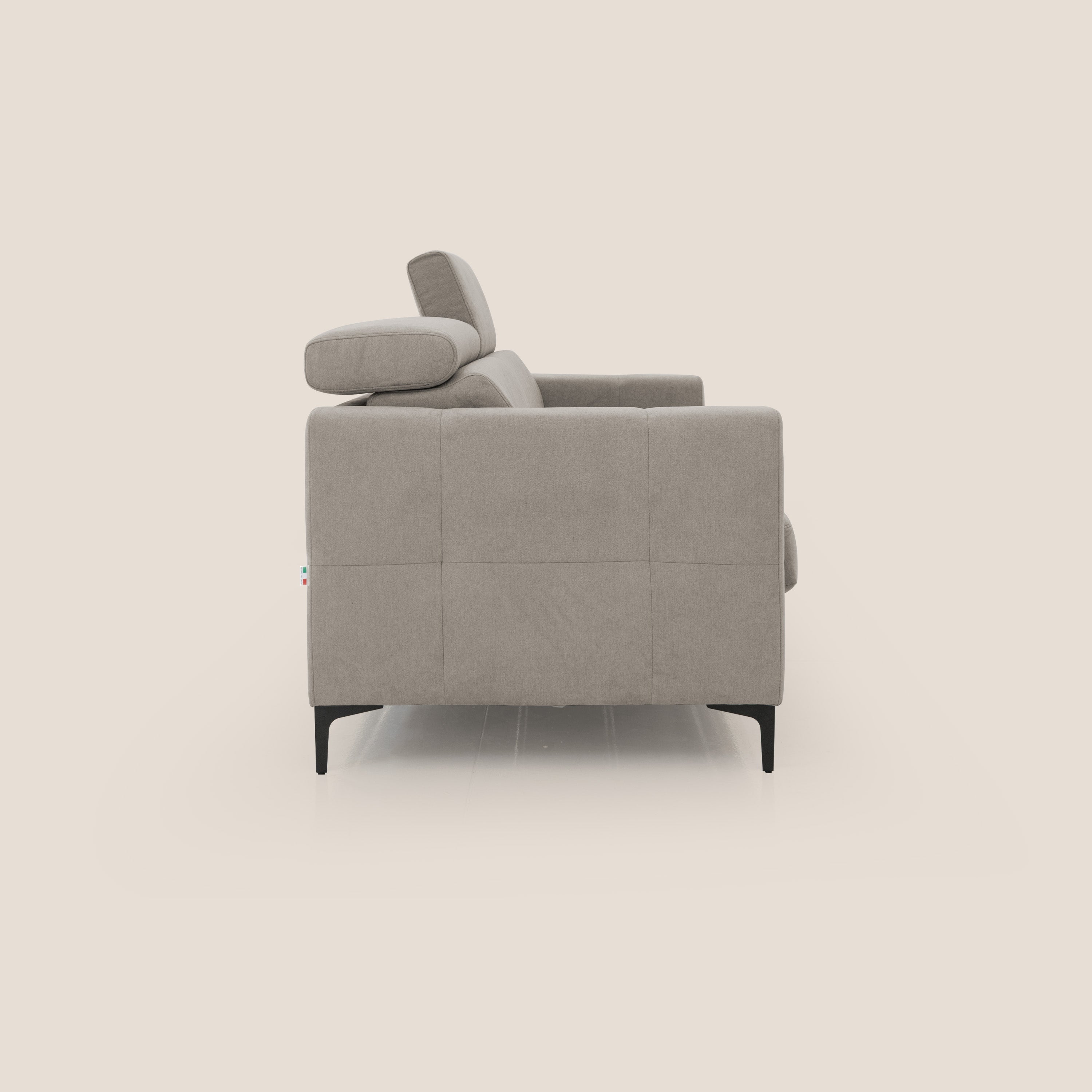 Gardenia divano letto materasso alto 18 cm con poggiatesta reclinabili e rivestimento impermeabile T02 beige - divani.store