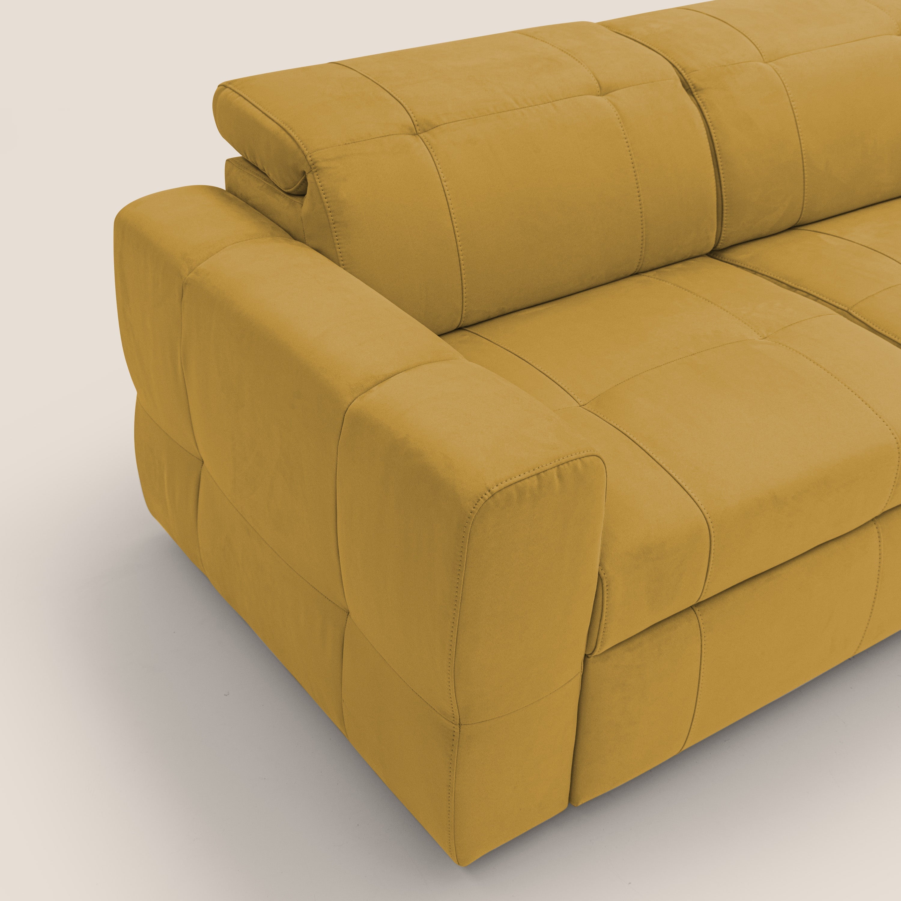 Kronos Divano con pouf estraibile poggiapiedi e poggiatesta reclinabili in morbida microfibra impermeabile T11 giallo - divani.store
