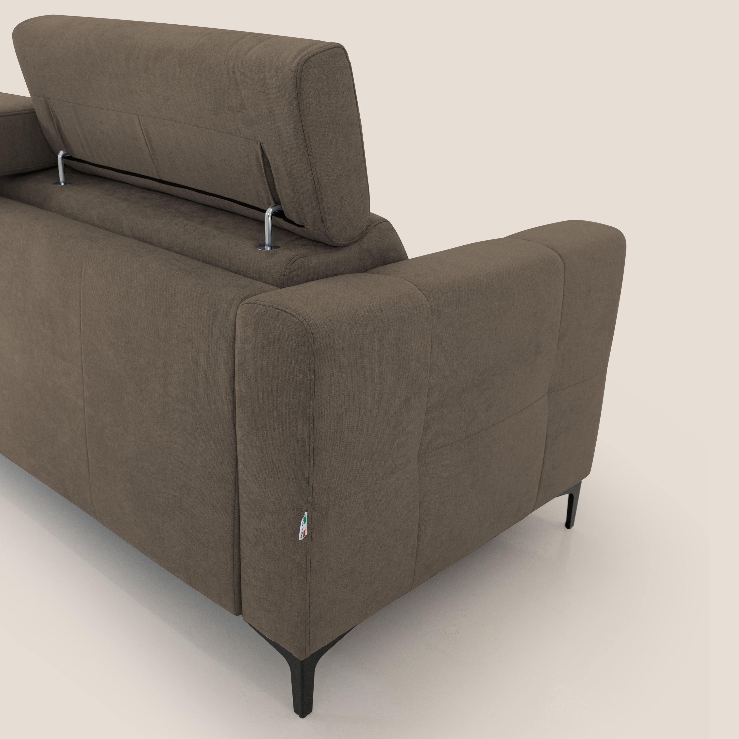 Gardenia divano letto materasso alto 18 cm con poggiatesta reclinabili e rivestimento impermeabile T02 marrone - divani.store