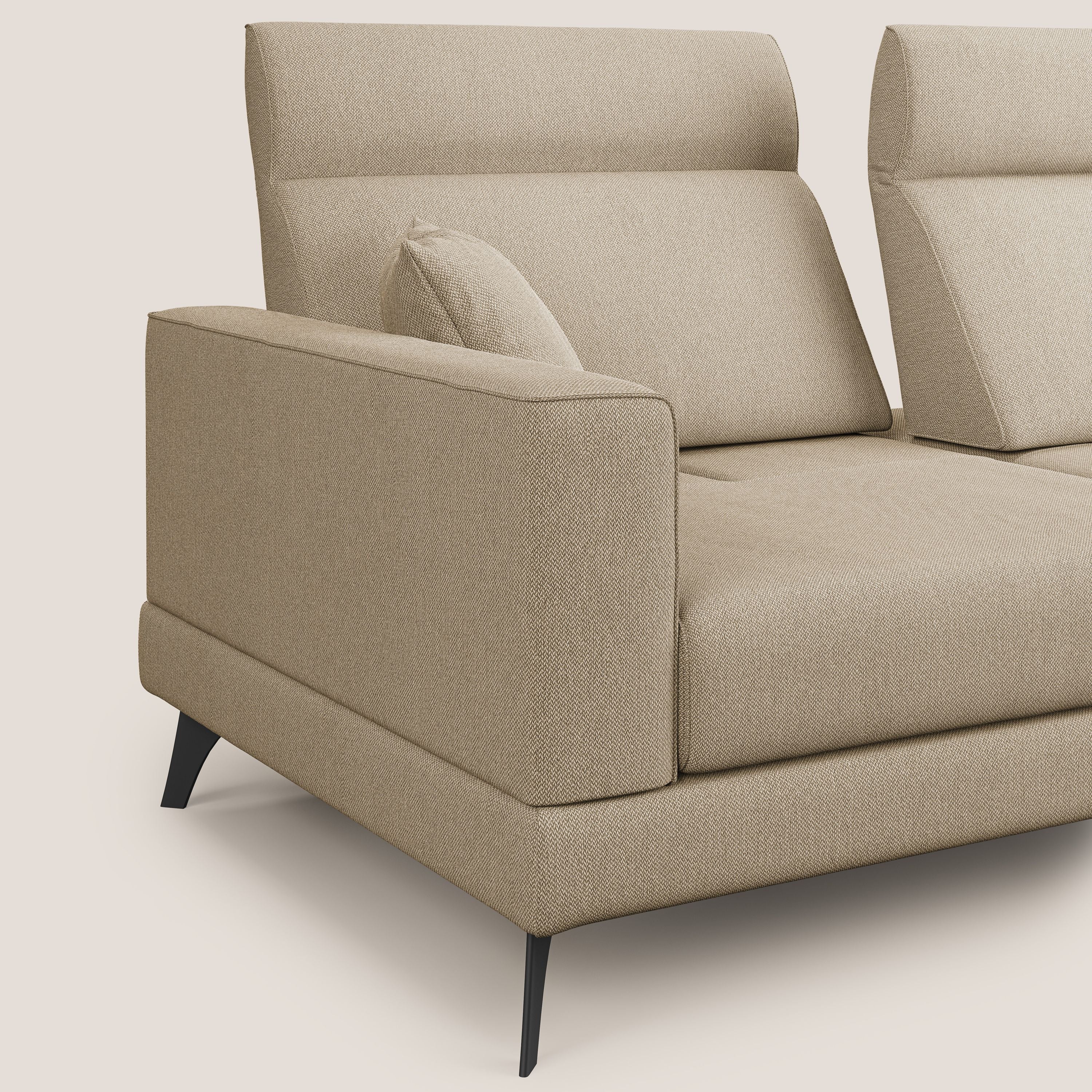 Slide Divano angolare con schienali traslanti e poggiatesta regolabili in tessuto smacchiabile T05 beige - divani.store