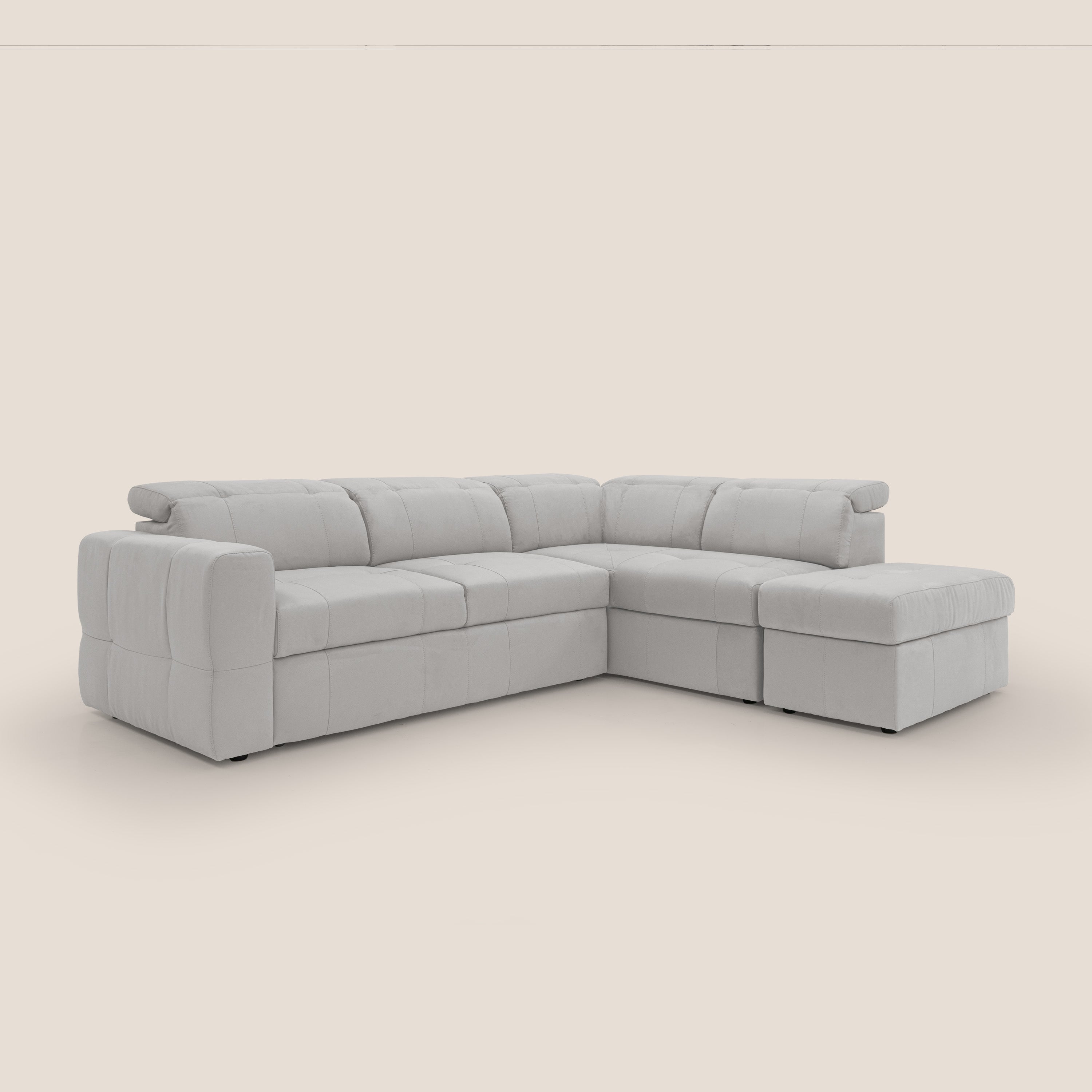 Kronos Divano angolare con poggiapiedi estraibile e pouf contenitore mobile in microfibra impermeabile T11 grigio chiaro - divani.store