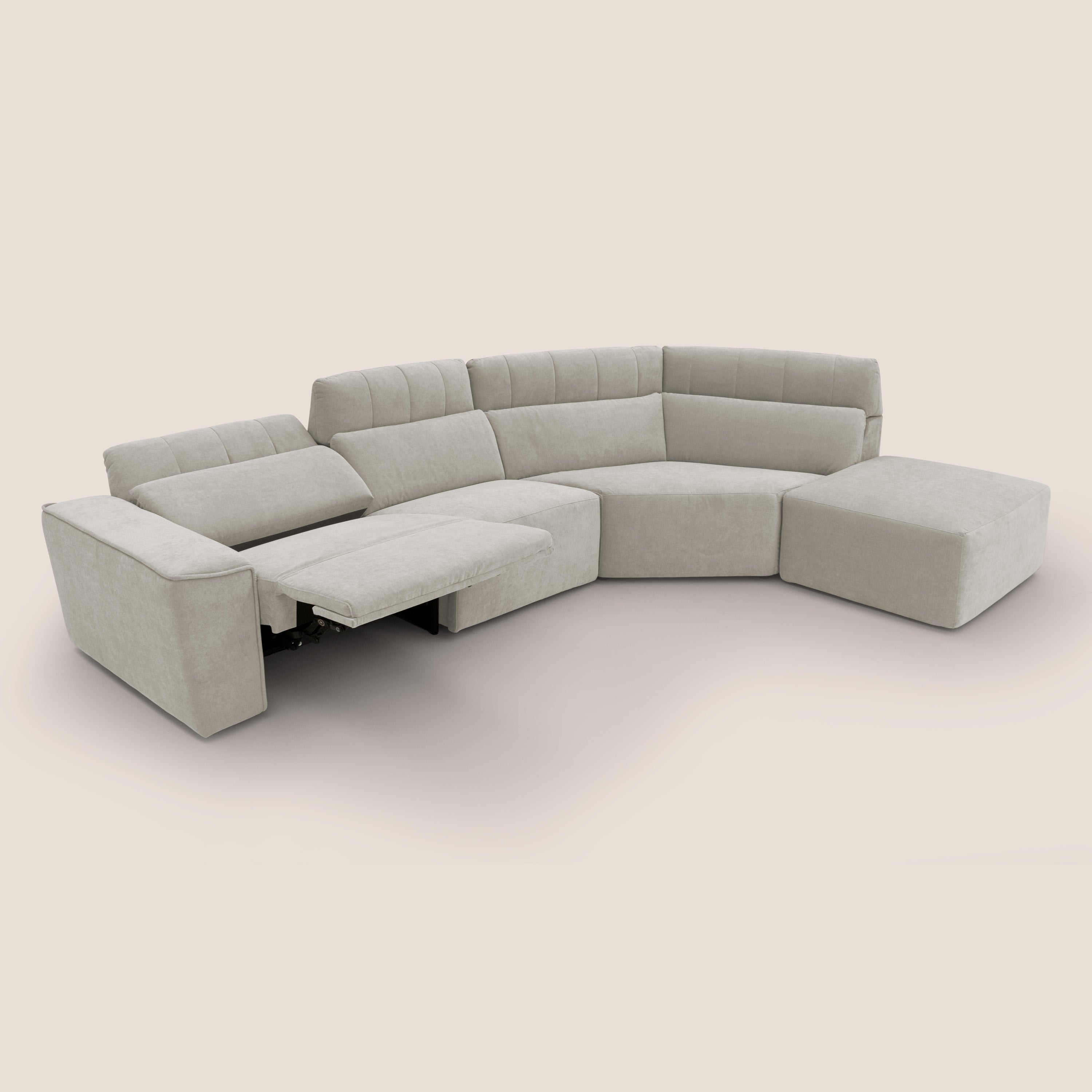 Clark Divano angolare con opzione relax elettrico in tessuto smacchiabile impermeabile T17 panna - divani.store
