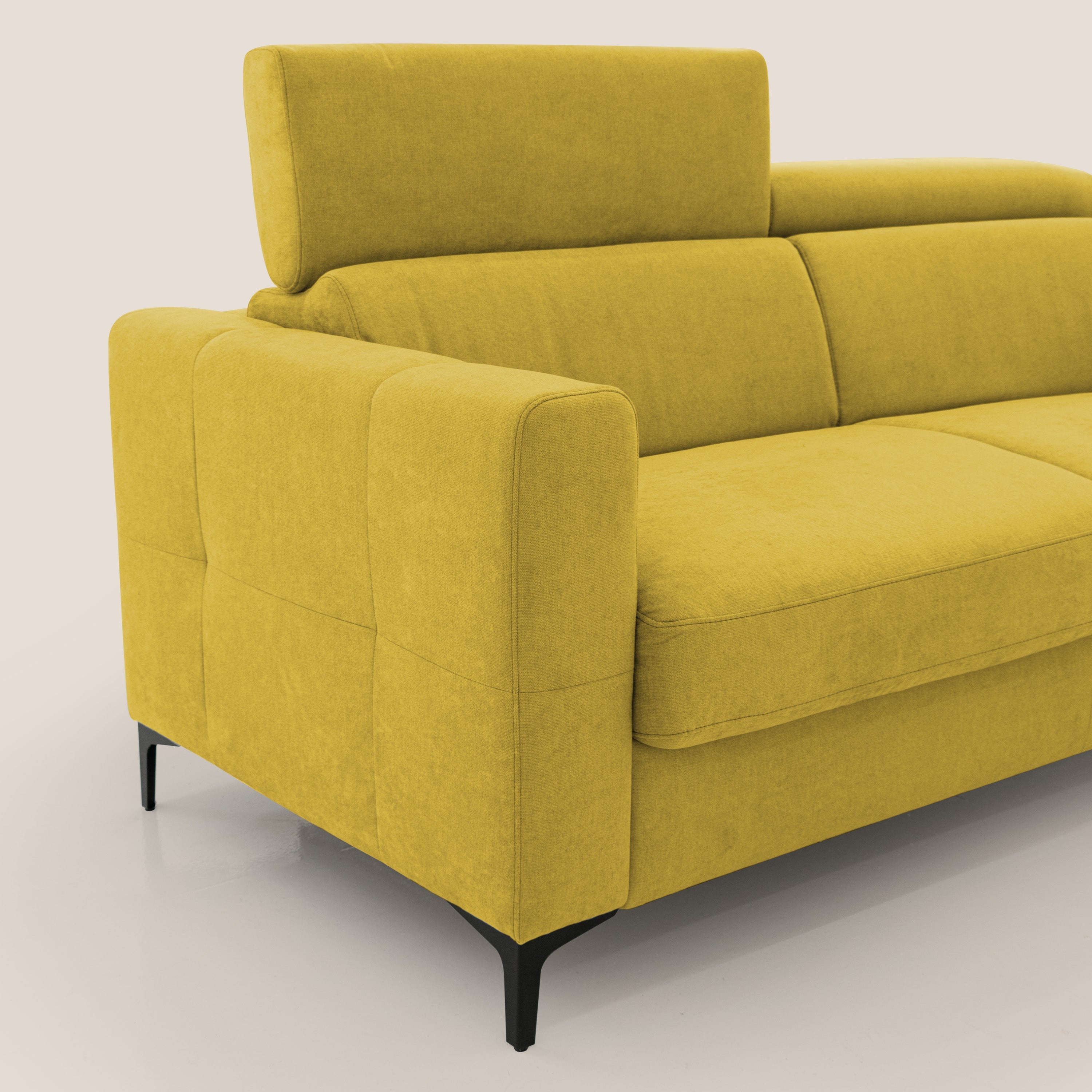 Gardenia divano letto materasso alto 18 cm con poggiatesta reclinabili e rivestimento impermeabile T02 giallo - divani.store