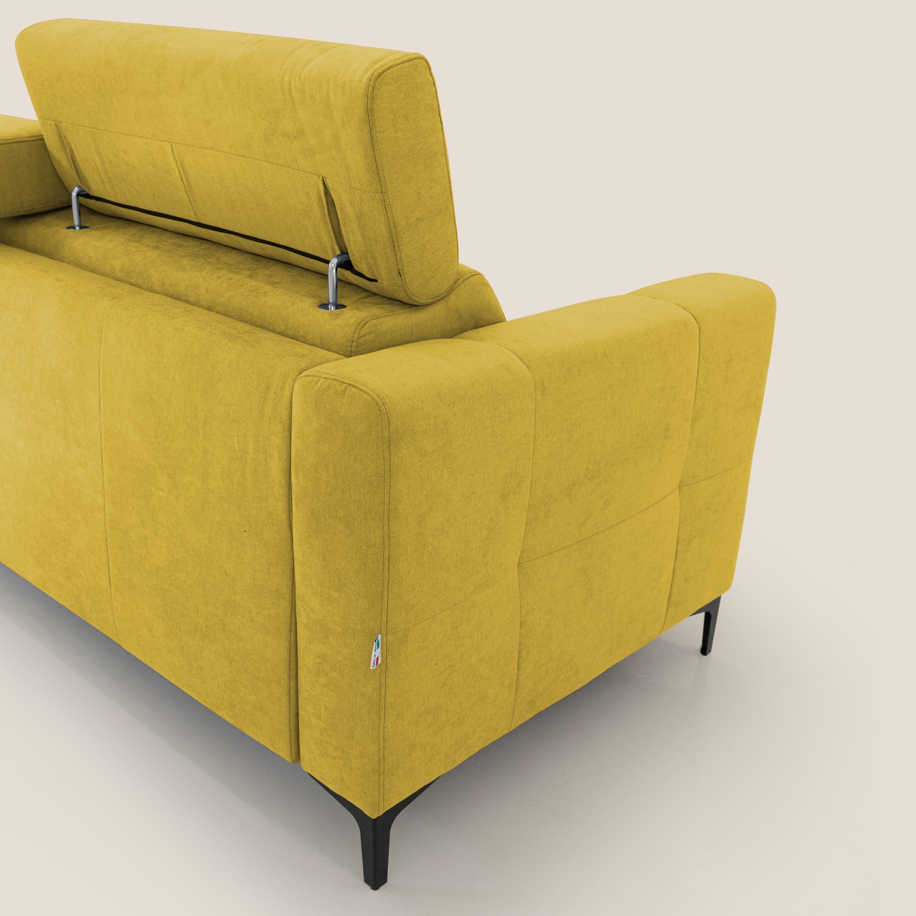 Gardenia divano letto materasso alto 18 cm con poggiatesta reclinabili e rivestimento impermeabile T02 giallo - divani.store