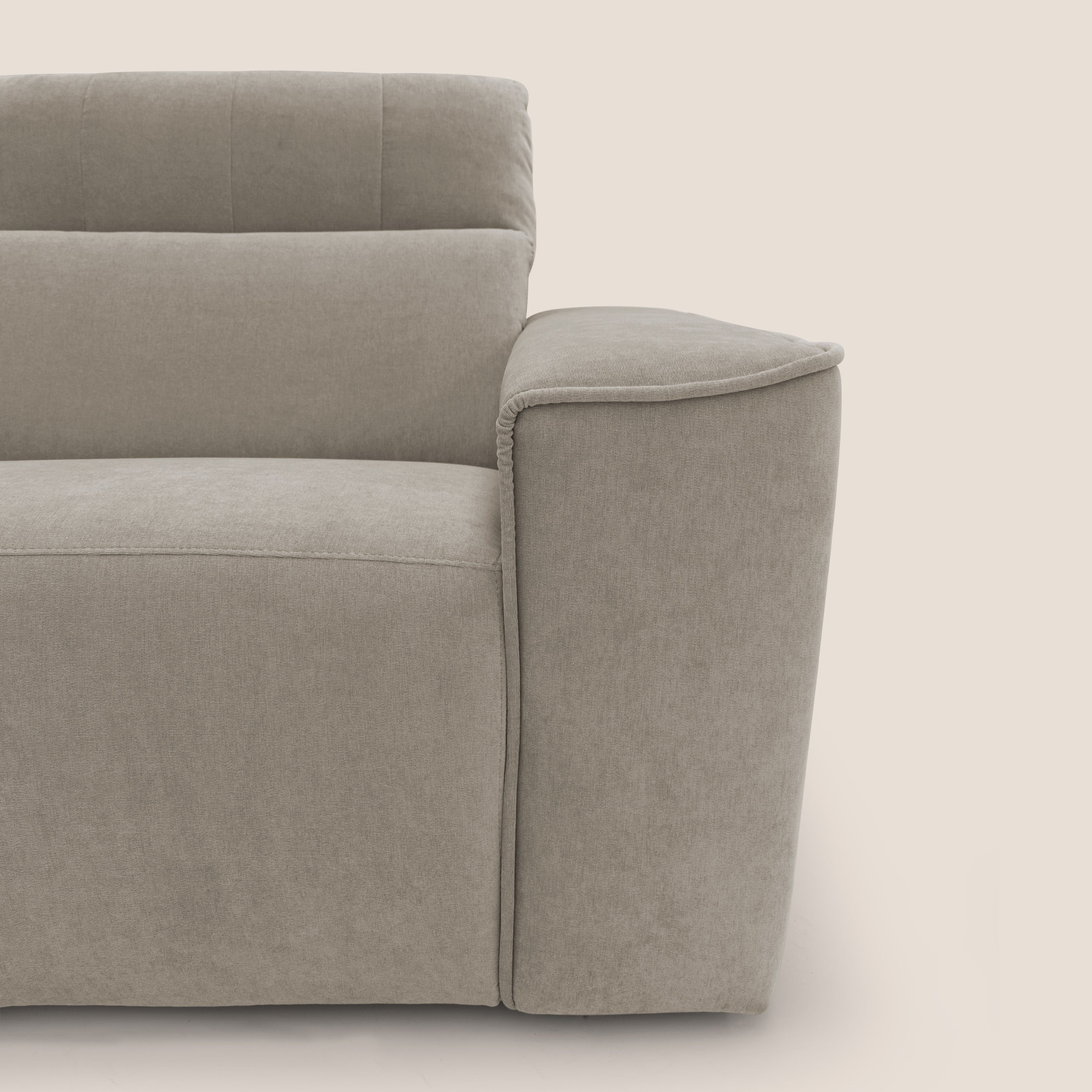 Clark Divano modulare 3 sedute con opzione relax elettrico in tessuto smacchiabile impermeabile T17 beige - divani.store