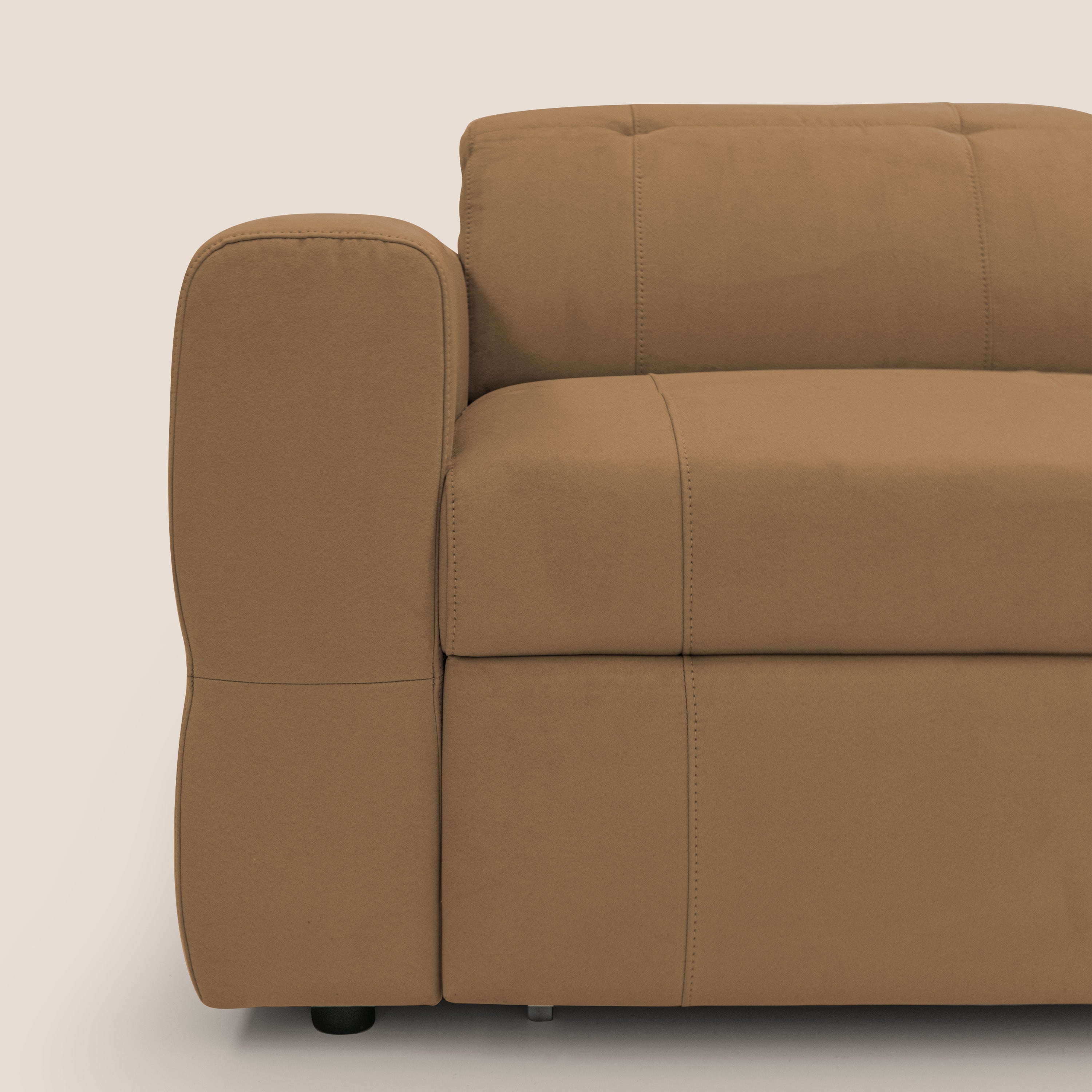 Kronos Divano angolare con pouf estraibile e penisola contenitore in microfibra impermeabile T11 cuoio - divani.store