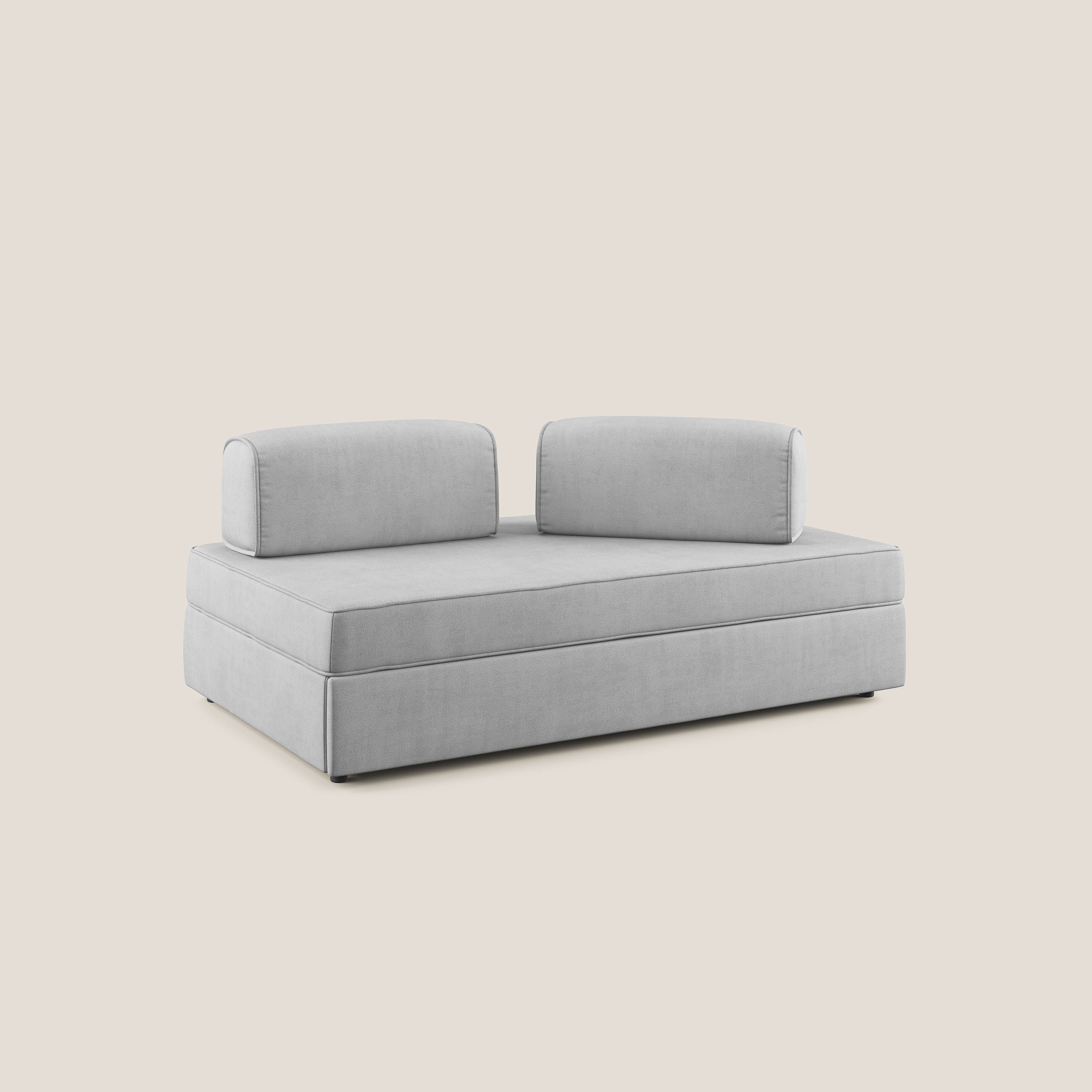 Liberty divano con pouf estraibile e schienali movibili in tessuto morbido impermeabile T02 grigio chiaro - divani.store