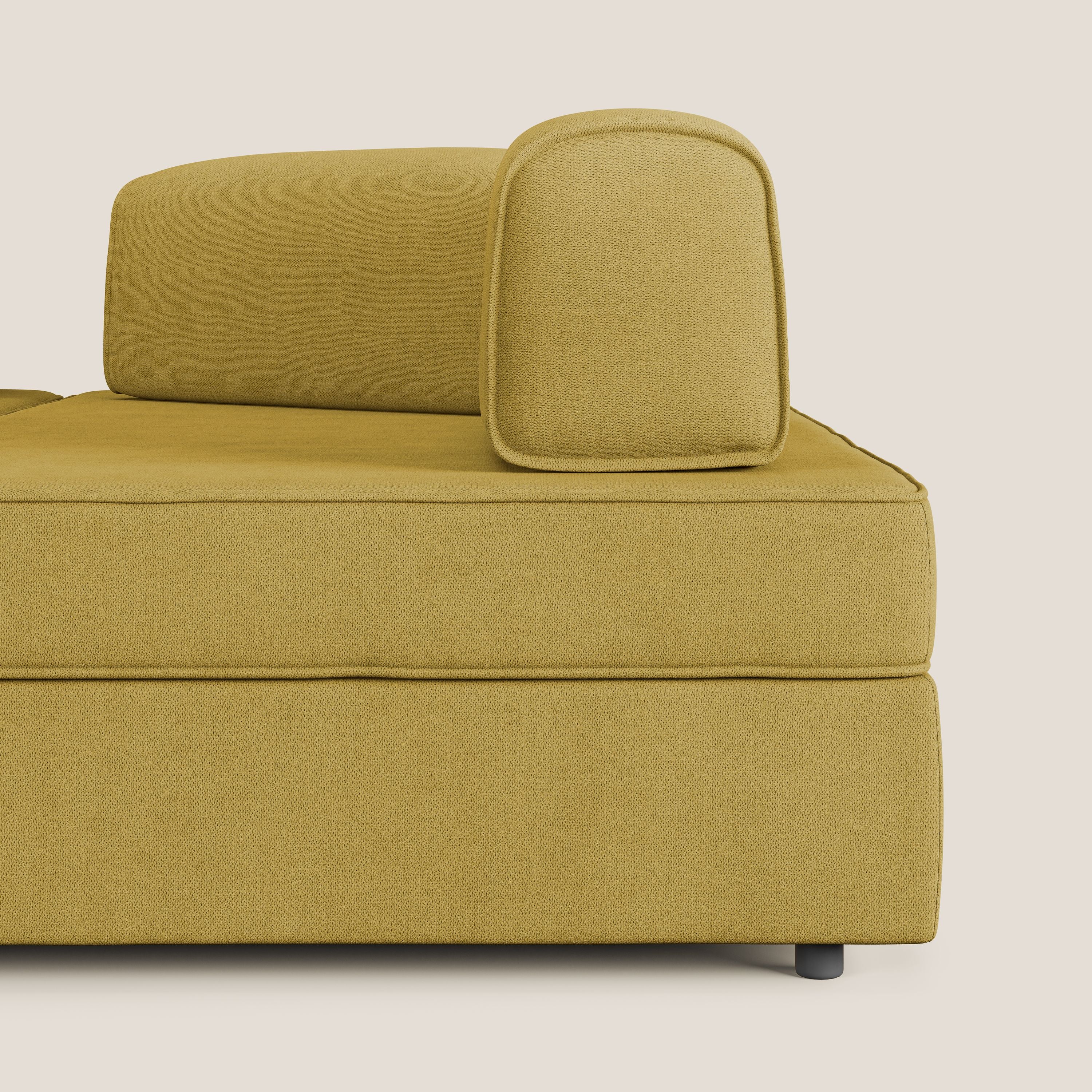 Liberty divano angolare con pouf estraibile e schienali movibili in tessuto morbido impermeabile T02 giallo - divani.store