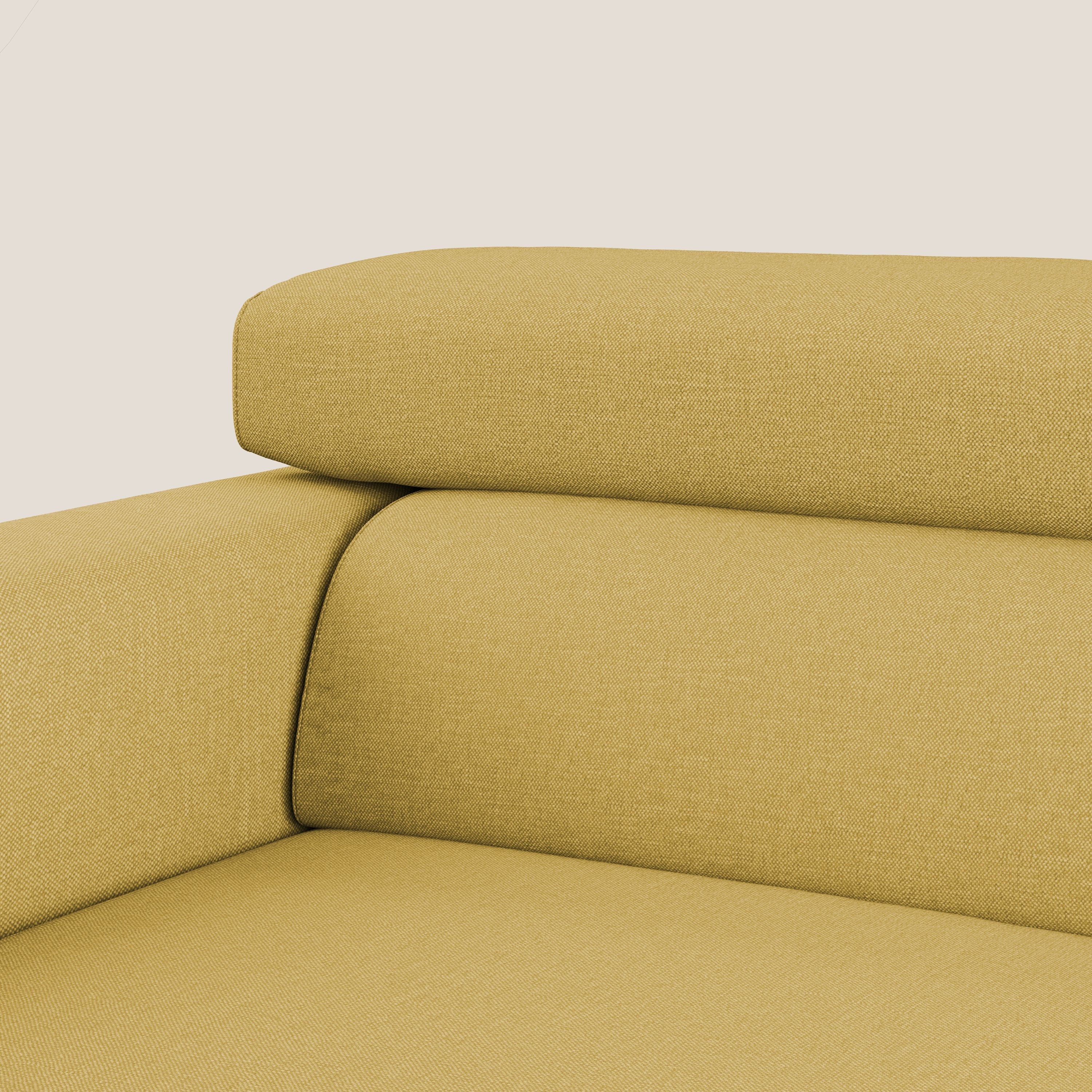 Dylan divano allungabile con pouf estraibile poggiapiedi in tessuto simil cotone impermeabile T13 giallo - divani.store