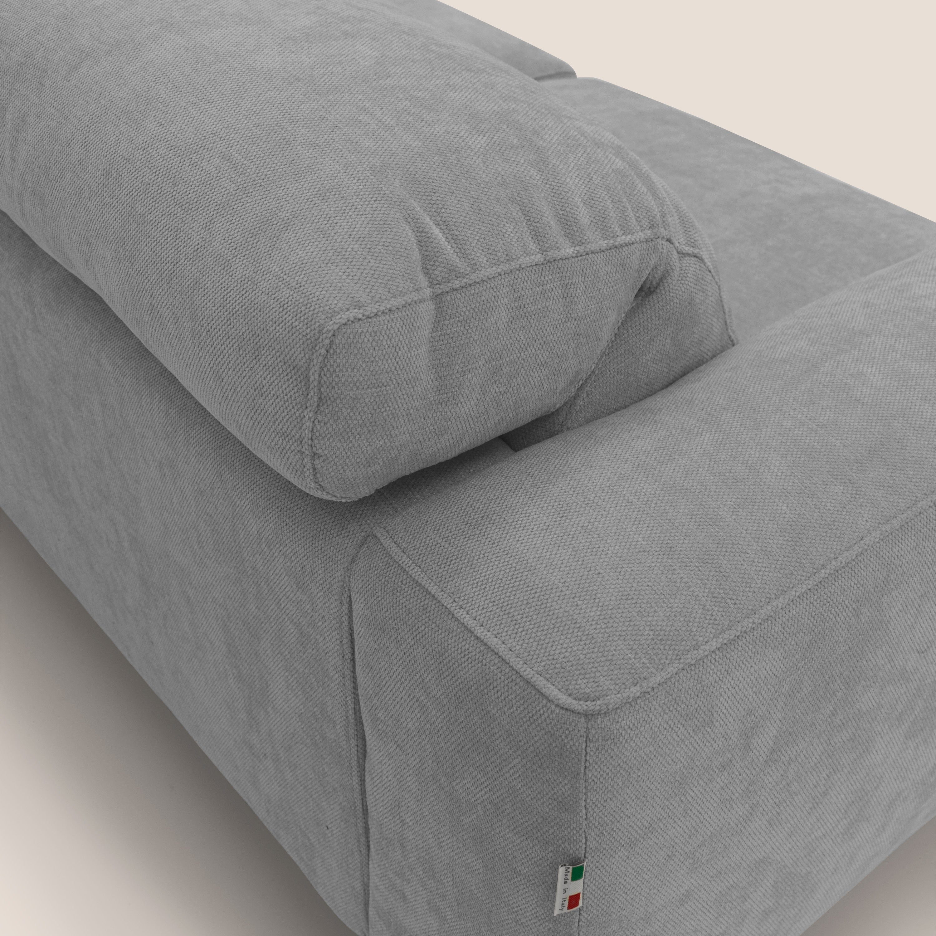 Sakura divano in piuma d'oca modulare a 3 sedute in morbido tessuto fiammato impermeabile T14 grigio chiaro - divani.store