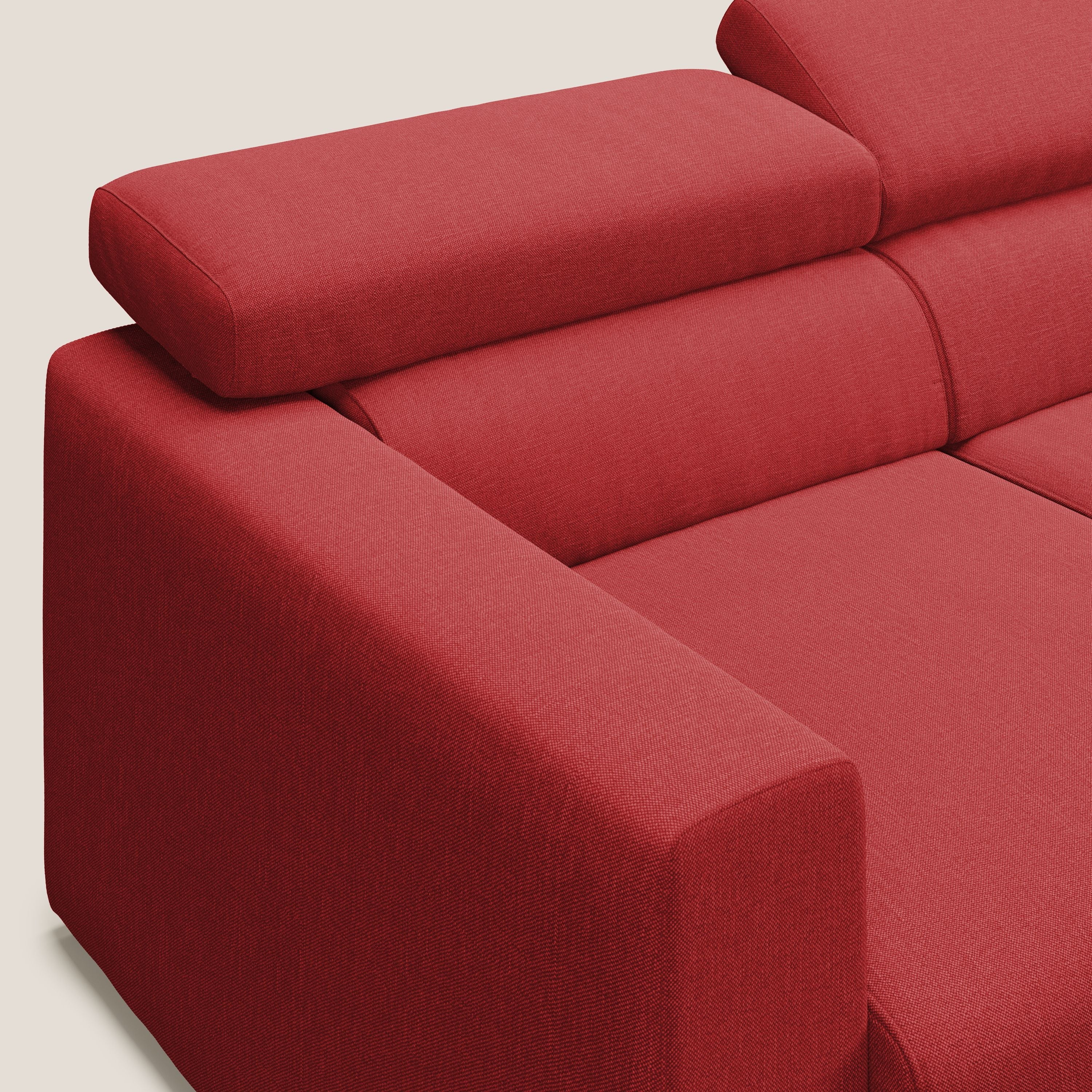 Dylan divano angolare con pouf estraibile poggiapiedi in tessuto simil cotone impermeabile T13 rosso - divani.store