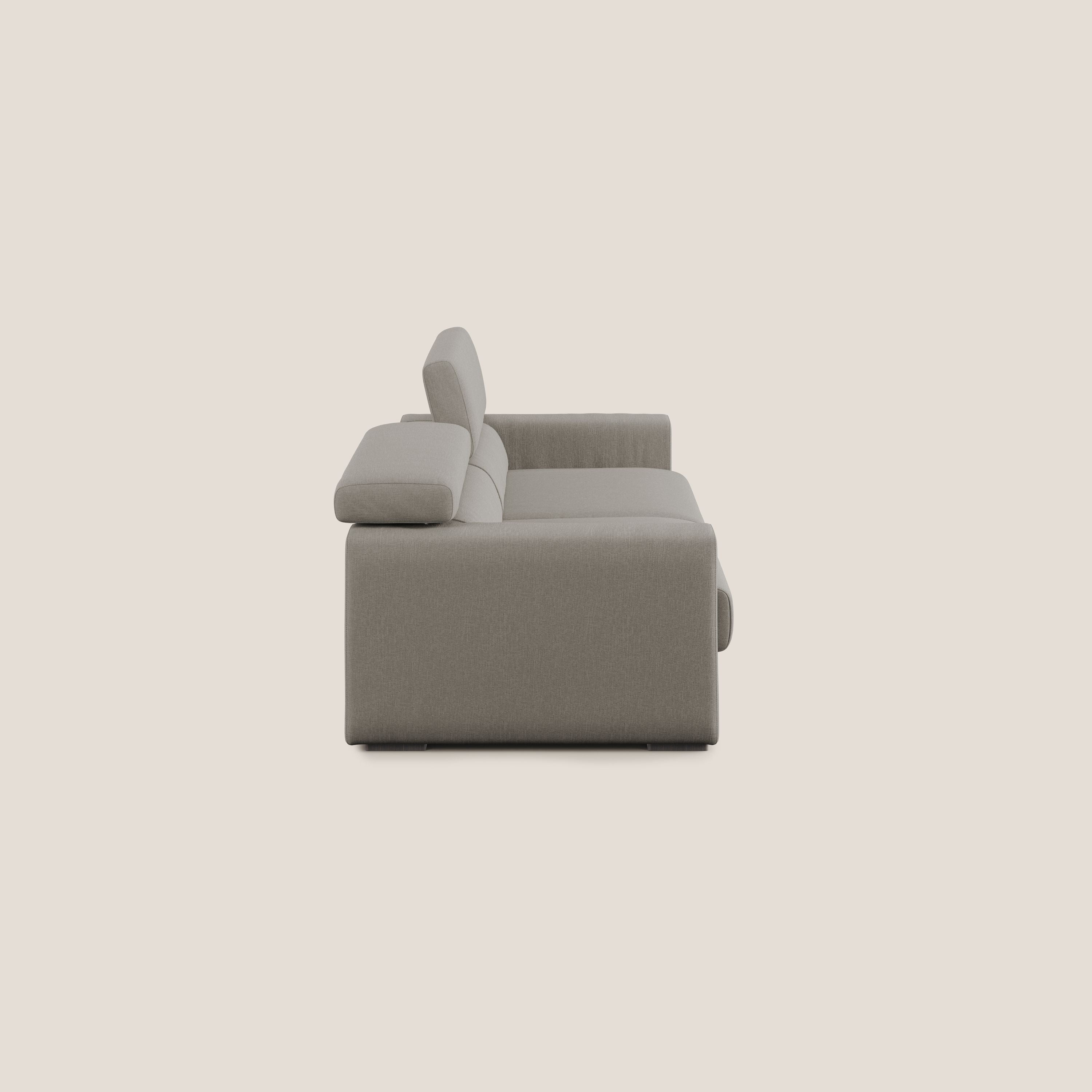 Dylan divano allungabile con pouf estraibile poggiapiedi in tessuto simil cotone impermeabile T13 tortora - divani.store