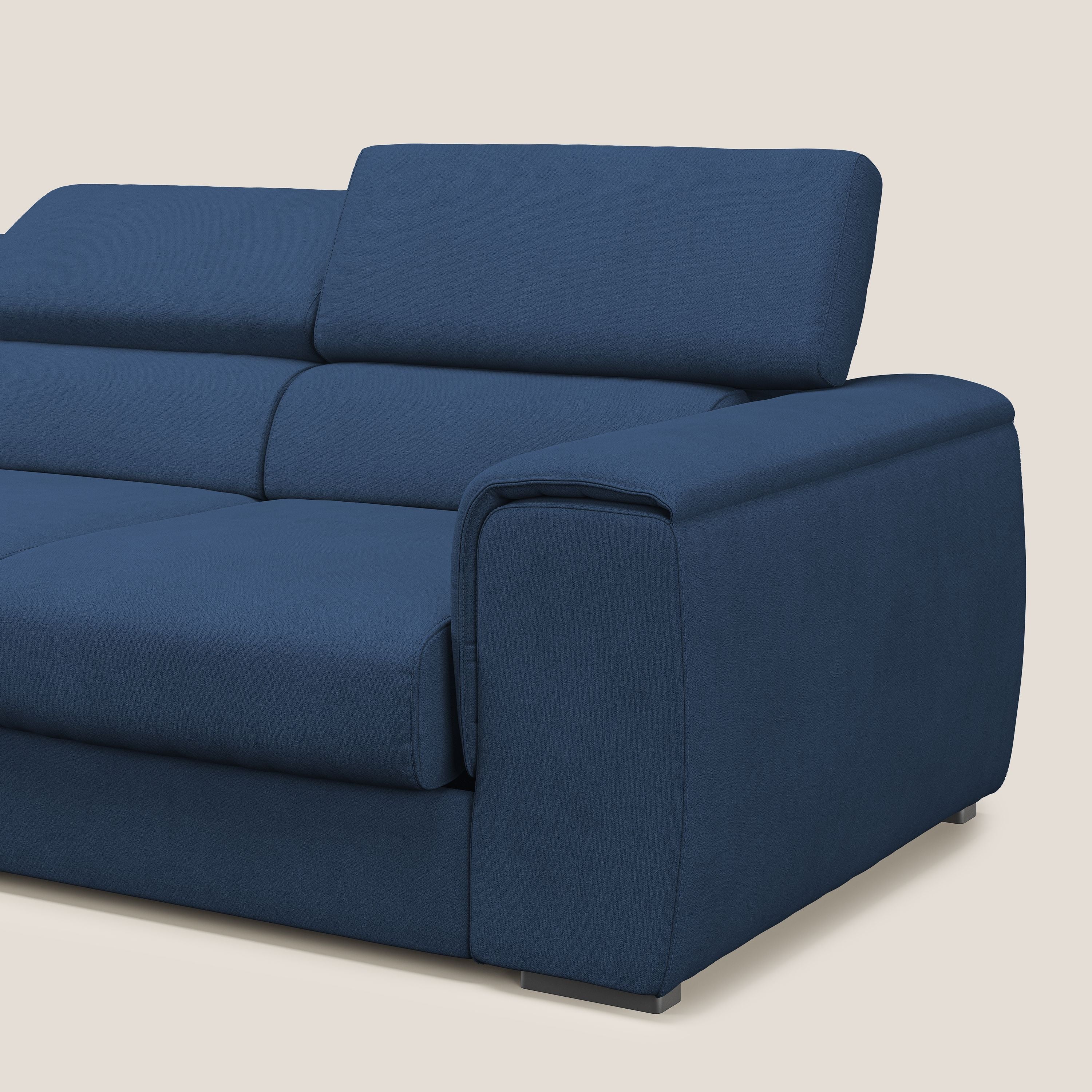 Zeno Divano con pouf estraibile poggiapiedi a 3 sedute in tessuto morbido impermeabile T02 blu - divani.store
