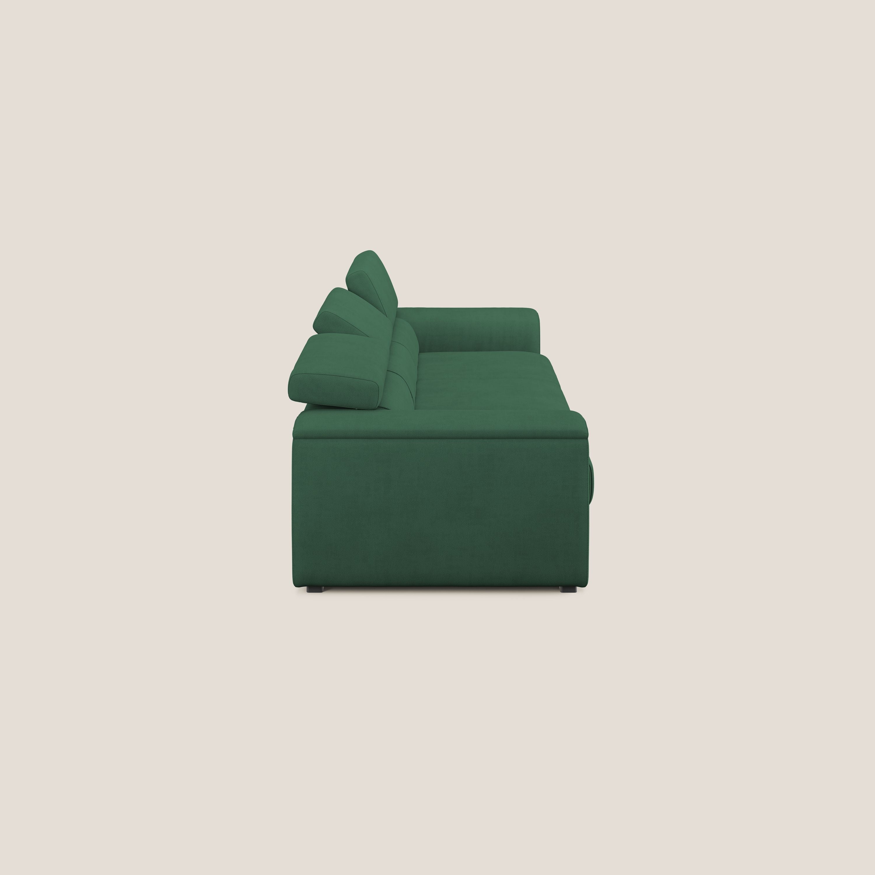 Zeno Divano con pouf estraibile poggiapiedi a 3 sedute in tessuto morbido impermeabile T02 verde - divani.store