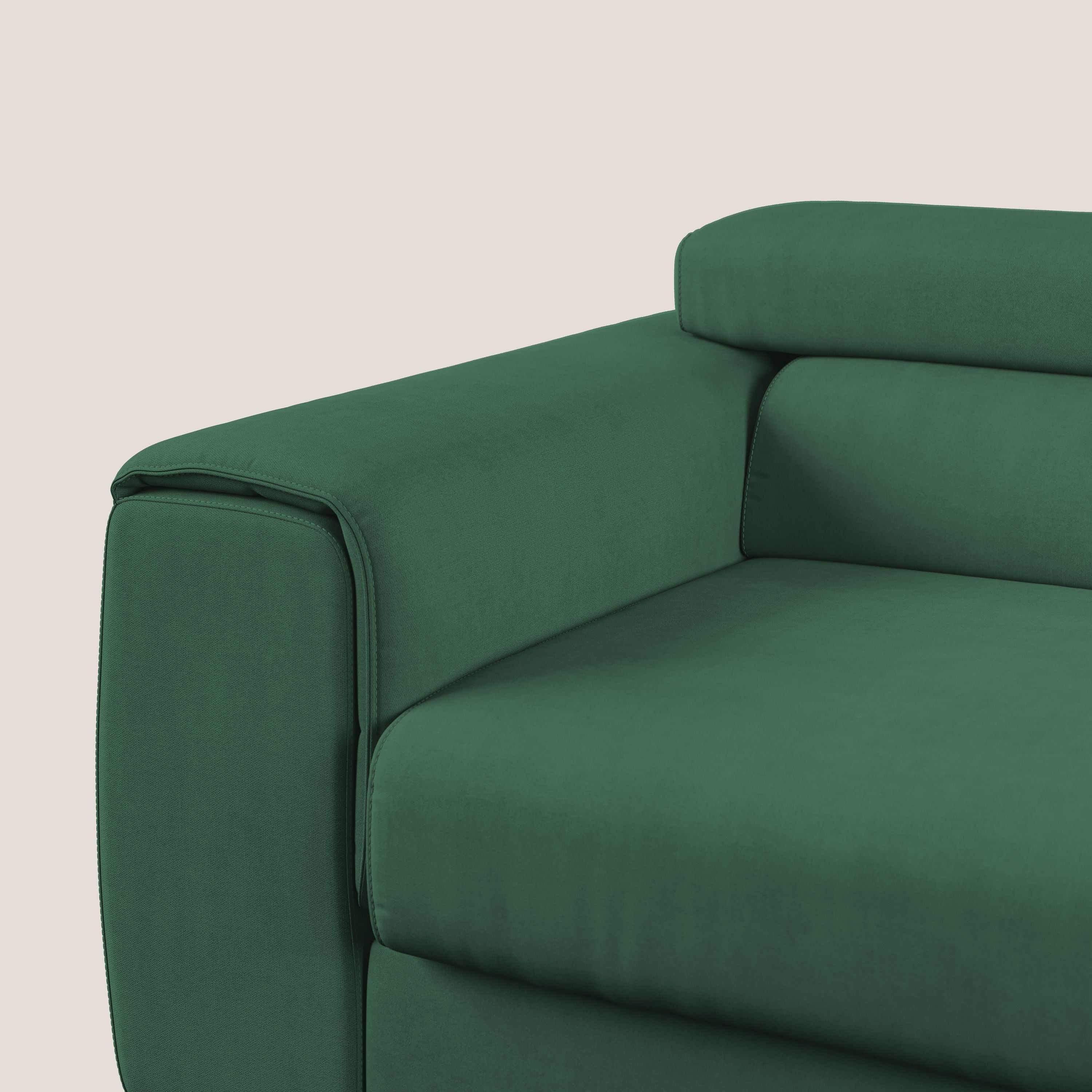 Zeno Divano con pouf estraibile poggiapiedi in tessuto morbido impermeabile T02 verde - divani.store