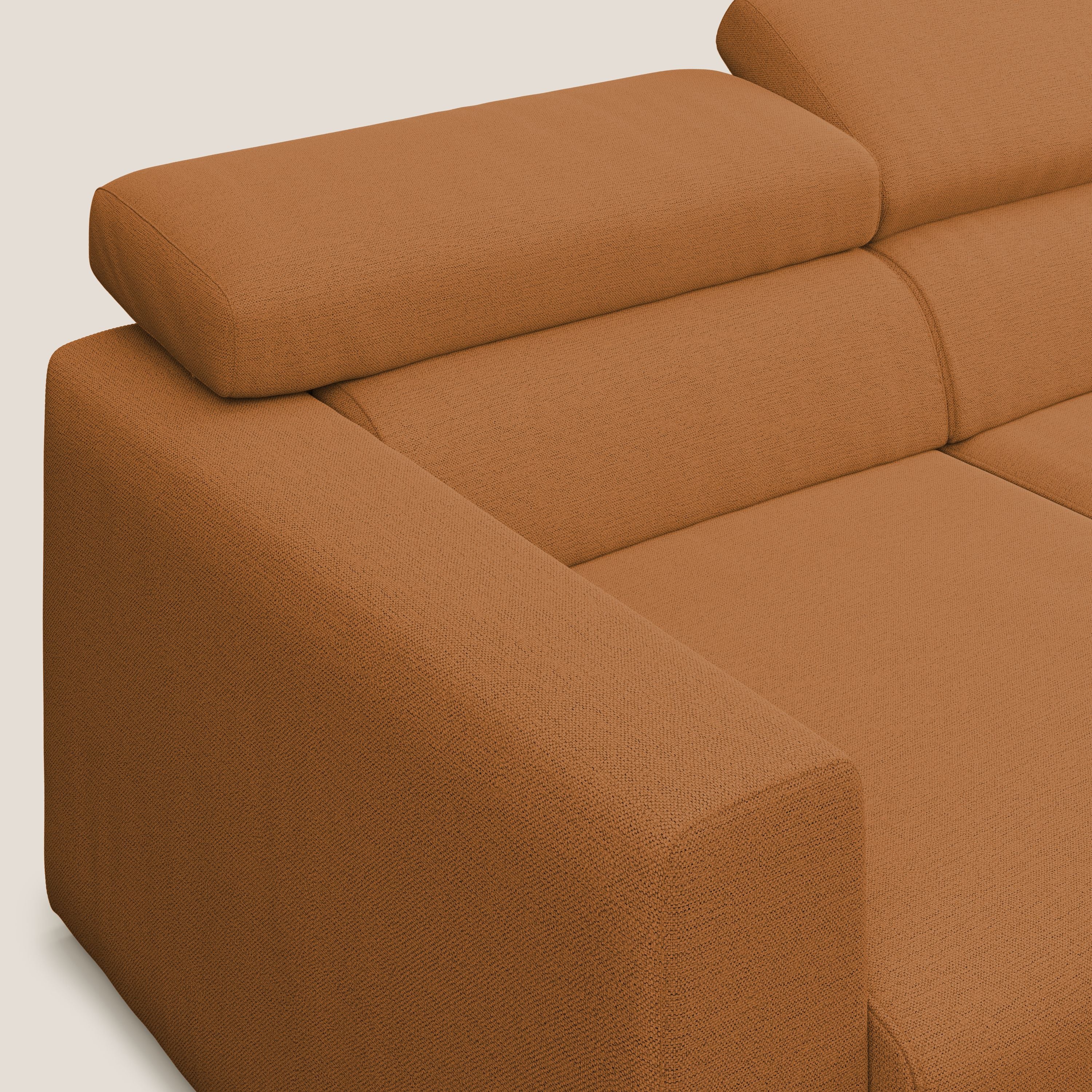 Dylan divano a 3 sedute con pouf estraibile poggiapiedi in tessuto fiammato simil cotone impermeabile T19 arancio - divani.store