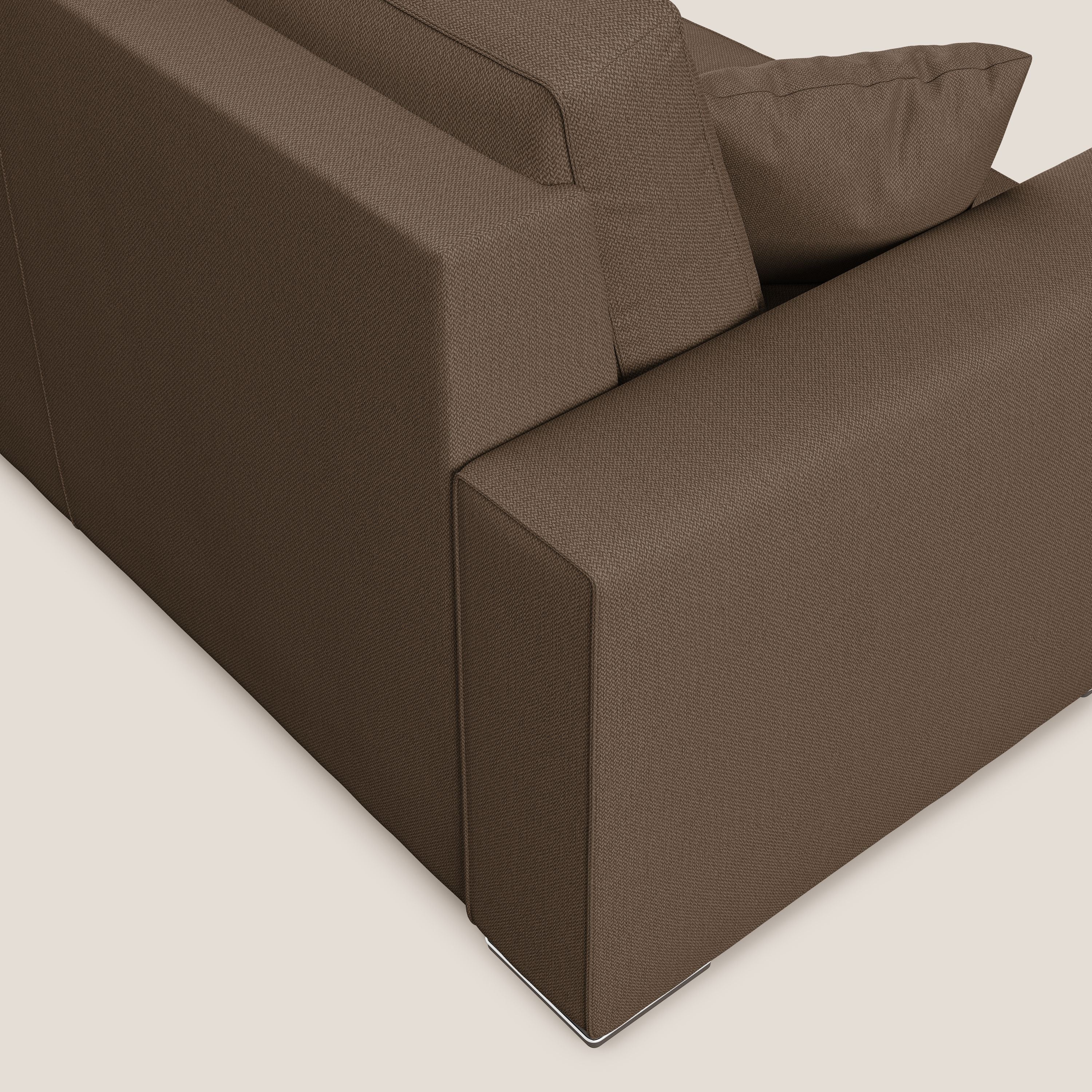 Dream Divano letto moderno dai morbidi cuscini in tessuto smacchiabile T05 marrone - divani.store