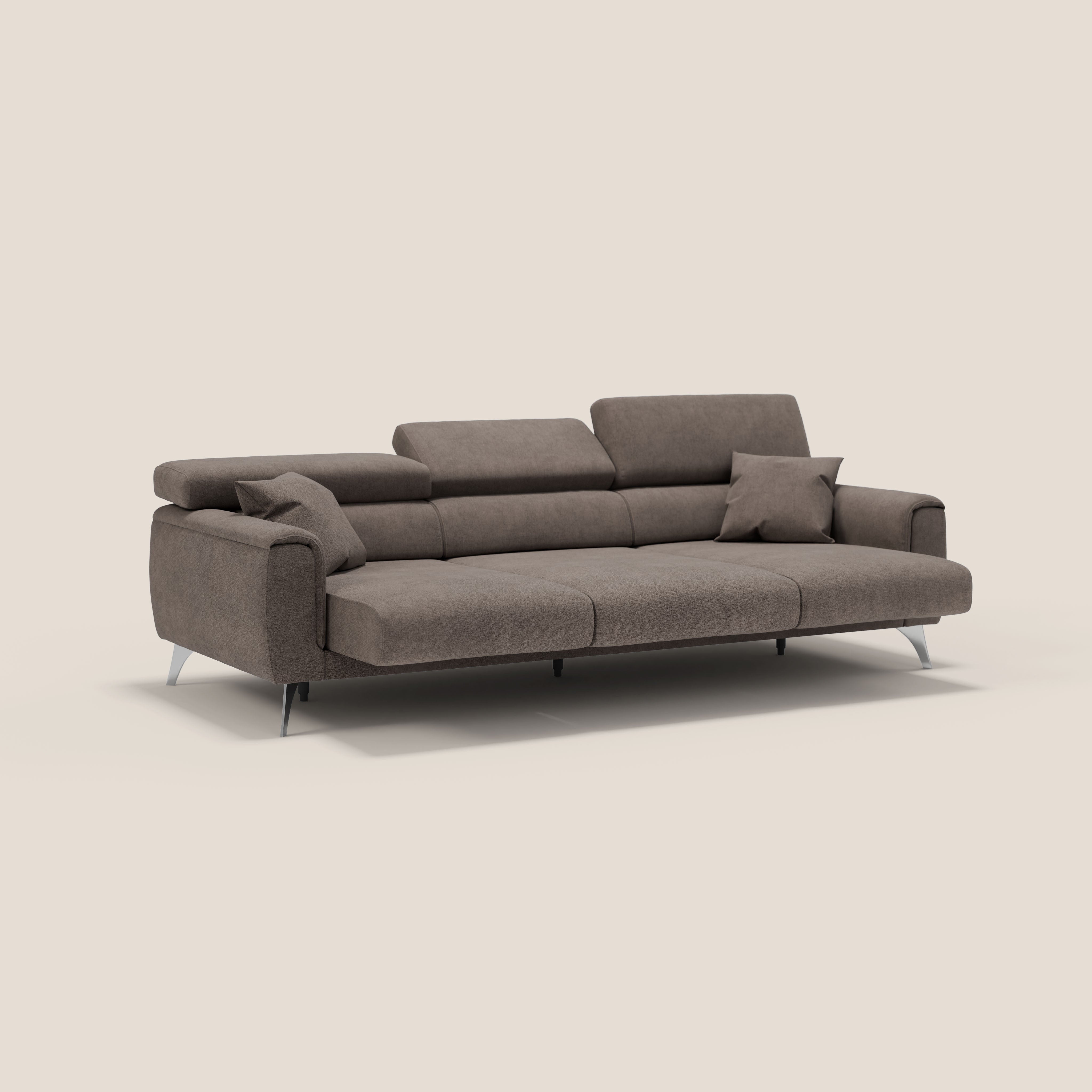 Caravaggio divano con 3 sedute allungabili indipendenti e poggiatesta reclinabili in tessuto impermeabile T02 marrone - divani.store