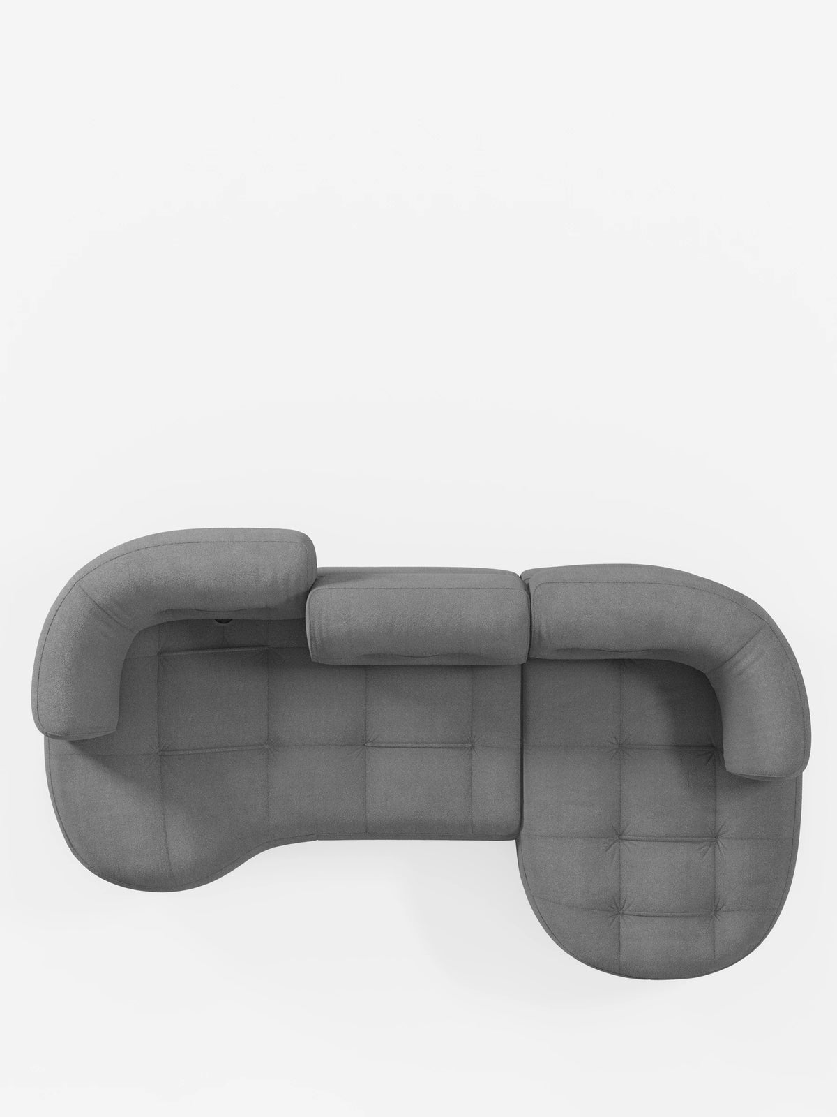 Una vista dall'alto del divano angolare Croissant dal design a fagiolo e con schienali traslanti in morbido tessuto effetto cotone smacchiabile T33, un divano componibile grigio dal design arrotondato e organico, con cuscini trapuntati e schienali mobili.