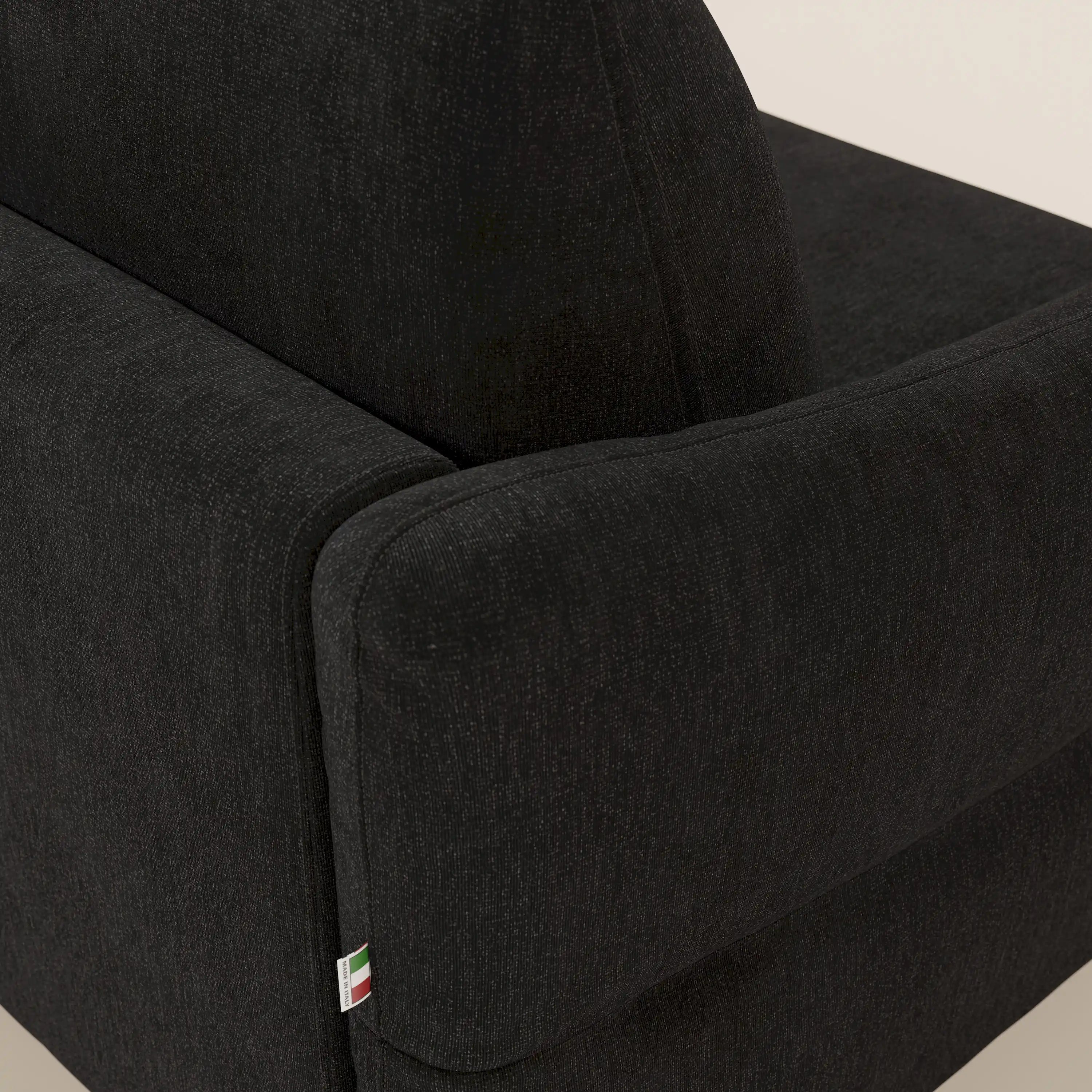 Dalia divano letto angolare con materasso alto 18 cm piedini alti e penisola contenitore in tessuto smacchiabile T17 - divani.store