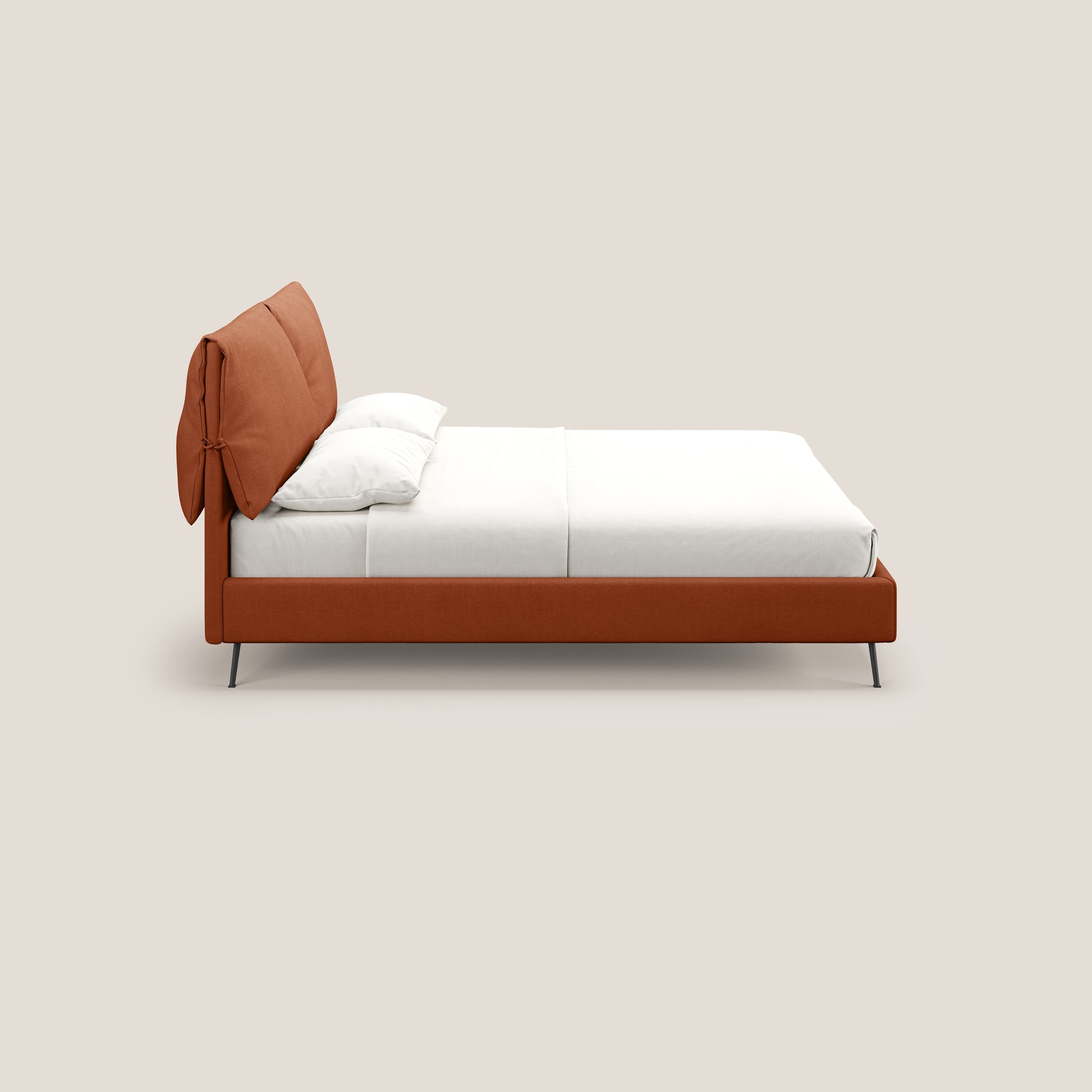 Artemisia letto imbottito con piedini alti sfoderabile in tessuto smacchiabile T17 arancio - divani.store