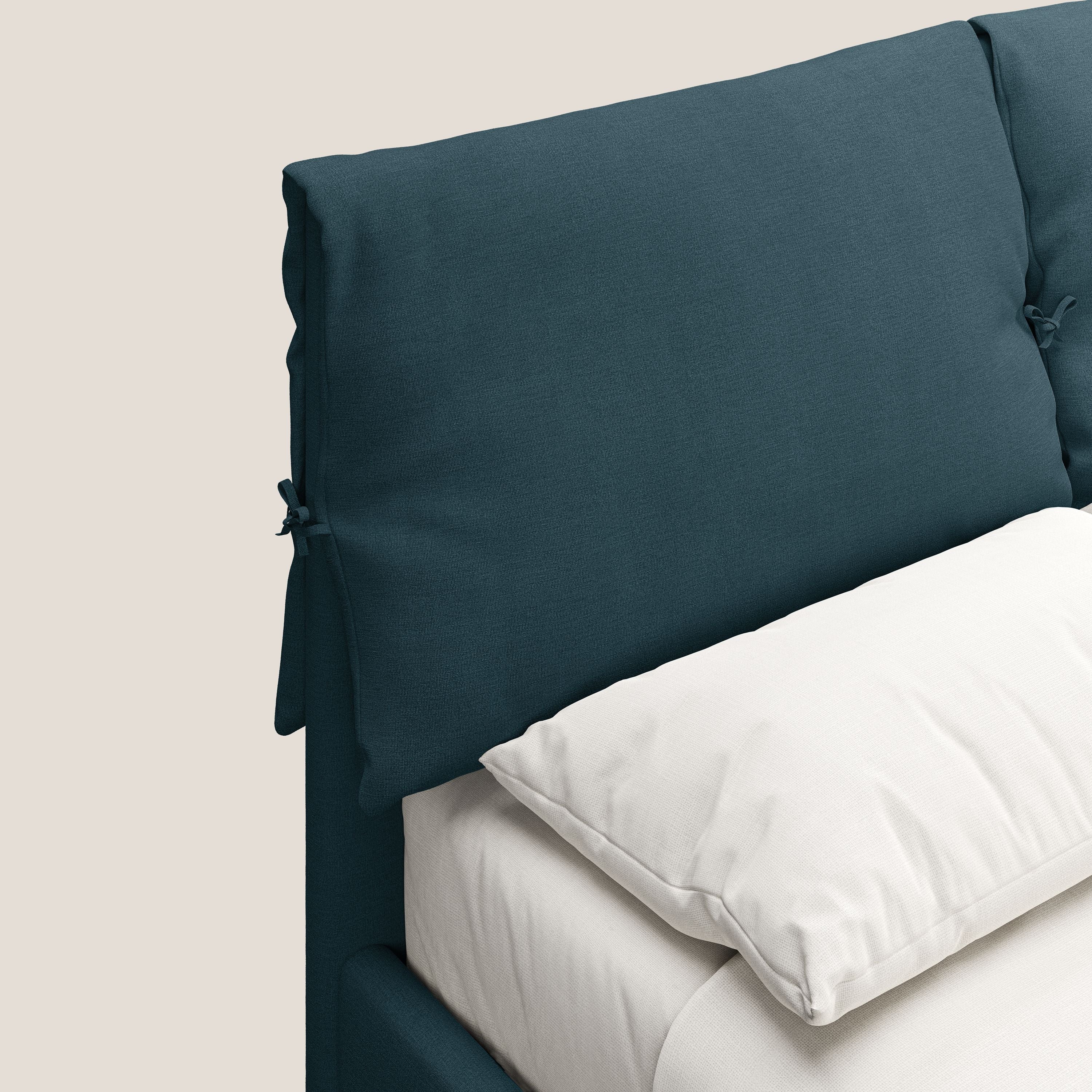 Artemisia letto imbottito con piedini alti sfoderabile in tessuto smacchiabile T17 petrolio - divani.store